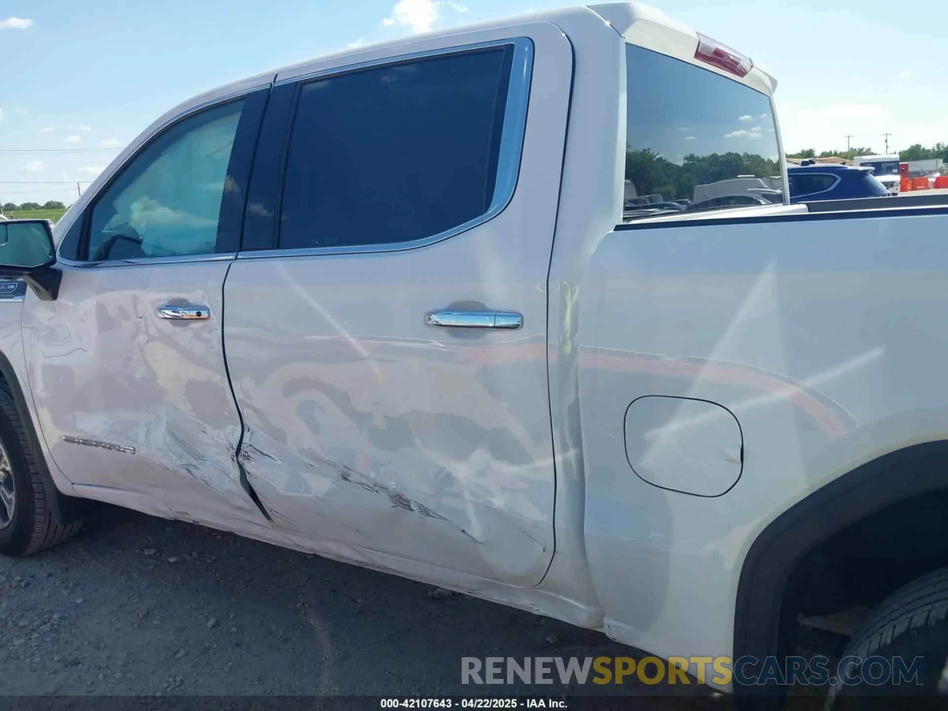 14 Photograph of a damaged car 3GTPHDED7SG247556 GMC SIERRA 1500 2025