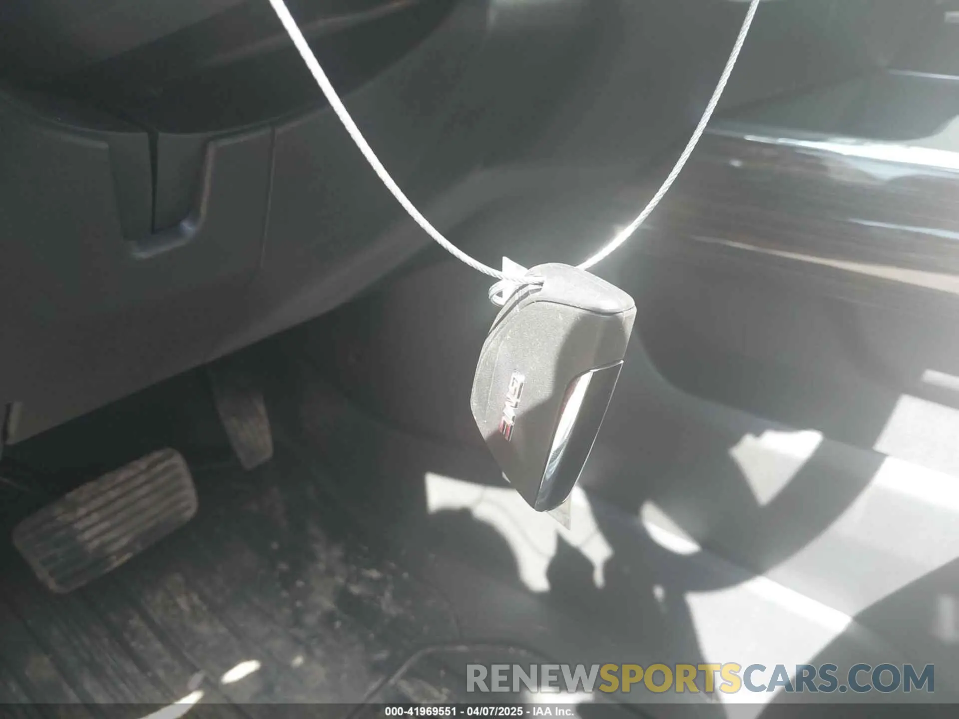 11 Photograph of a damaged car 3GTUUCE84SG175128 GMC SIERRA 1500 2025