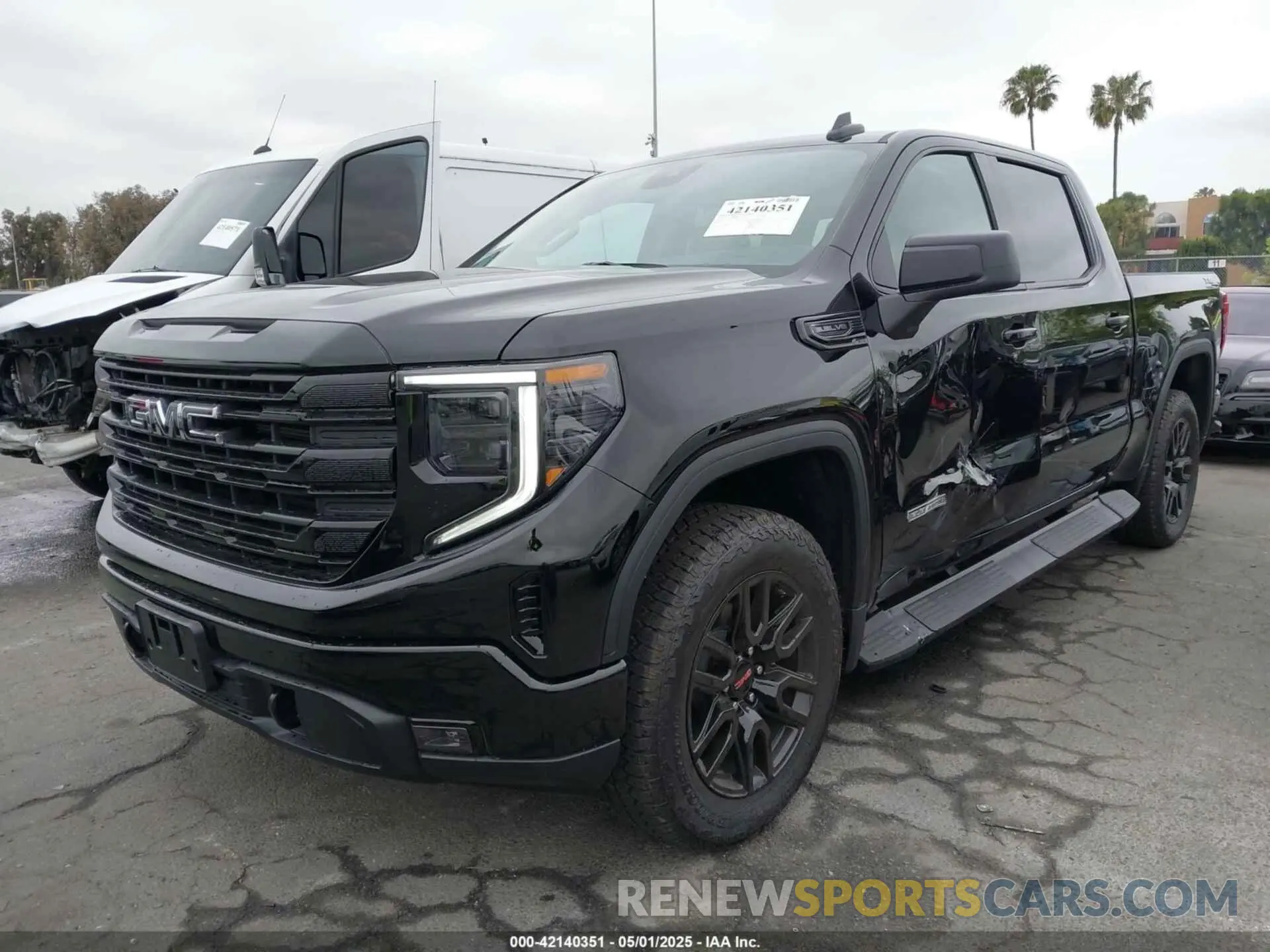 2 Photograph of a damaged car 3GTUUCED3SG272771 GMC SIERRA 1500 2025