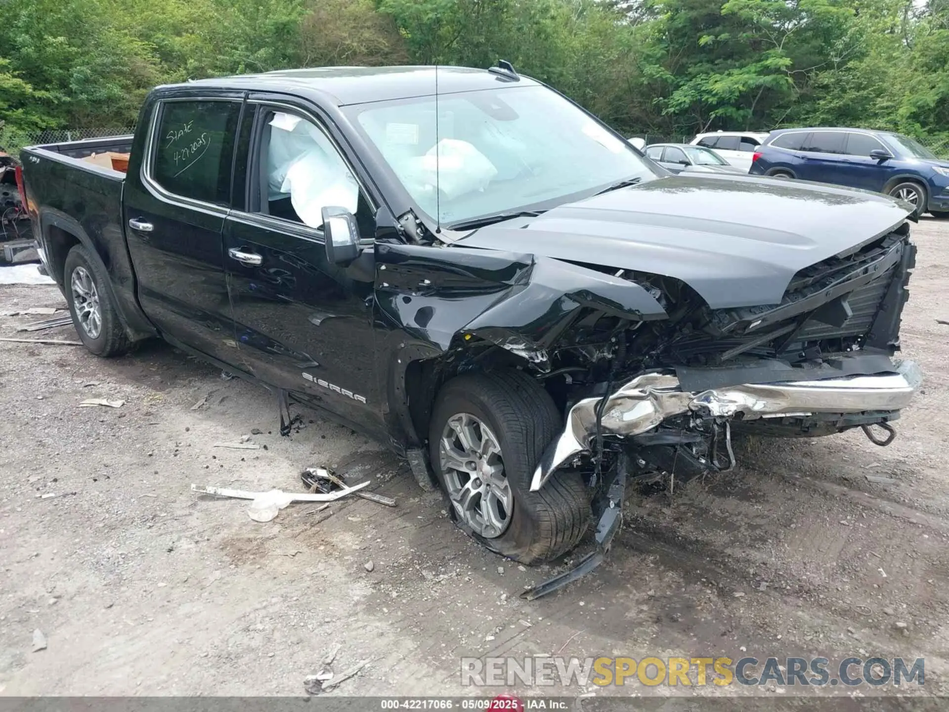 1 Photograph of a damaged car 3GTUUDED4SG203108 GMC SIERRA 1500 2025
