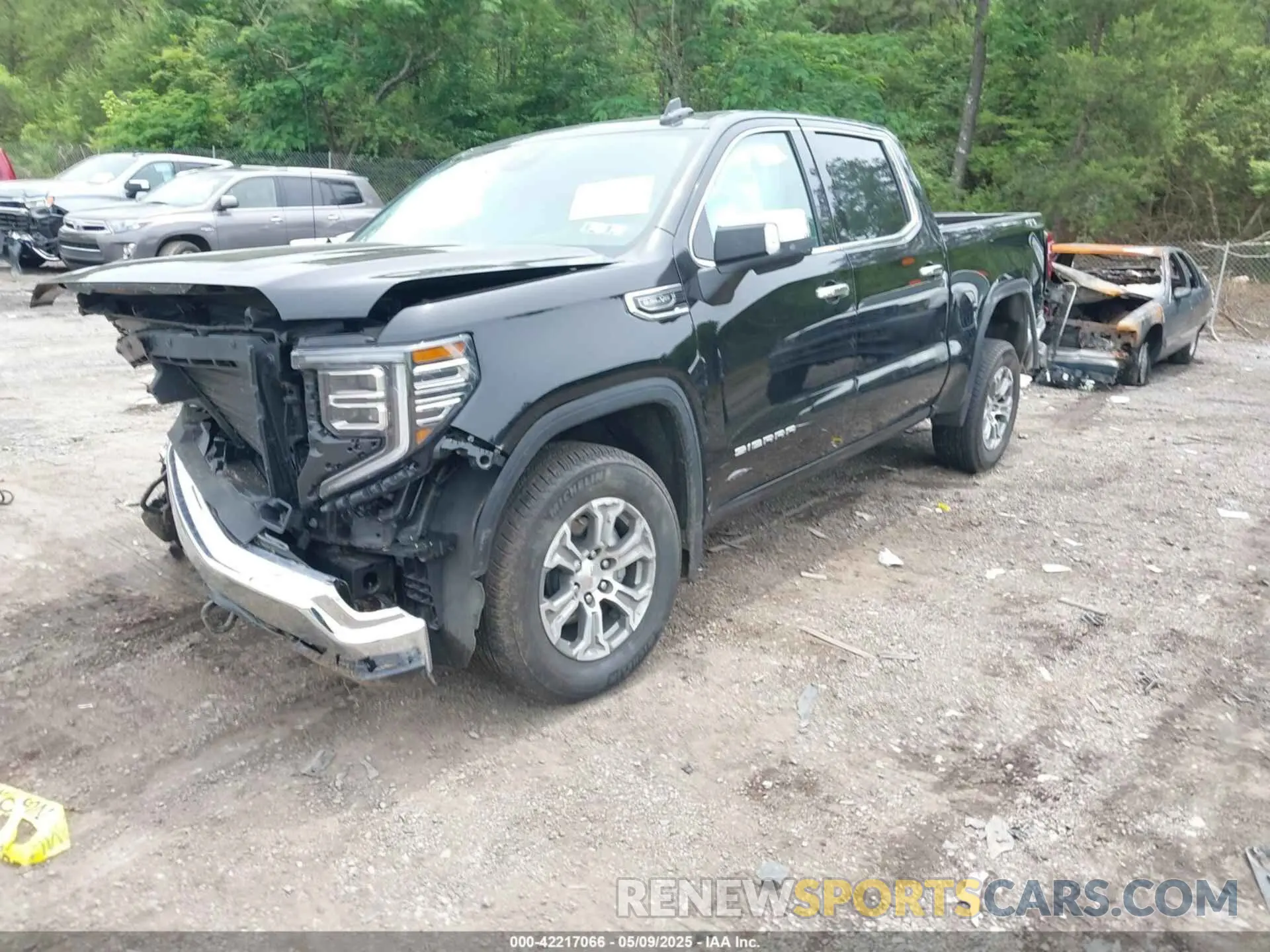 2 Photograph of a damaged car 3GTUUDED4SG203108 GMC SIERRA 1500 2025