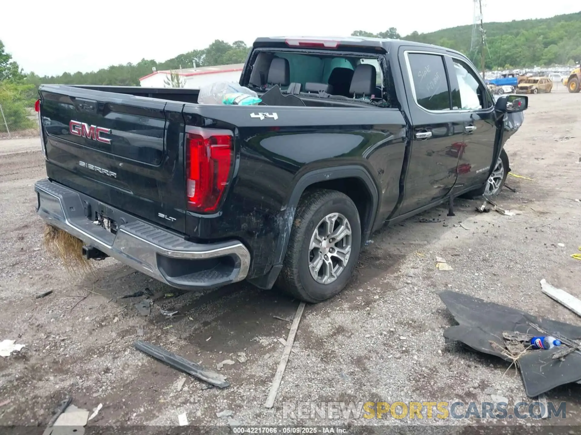 4 Photograph of a damaged car 3GTUUDED4SG203108 GMC SIERRA 1500 2025