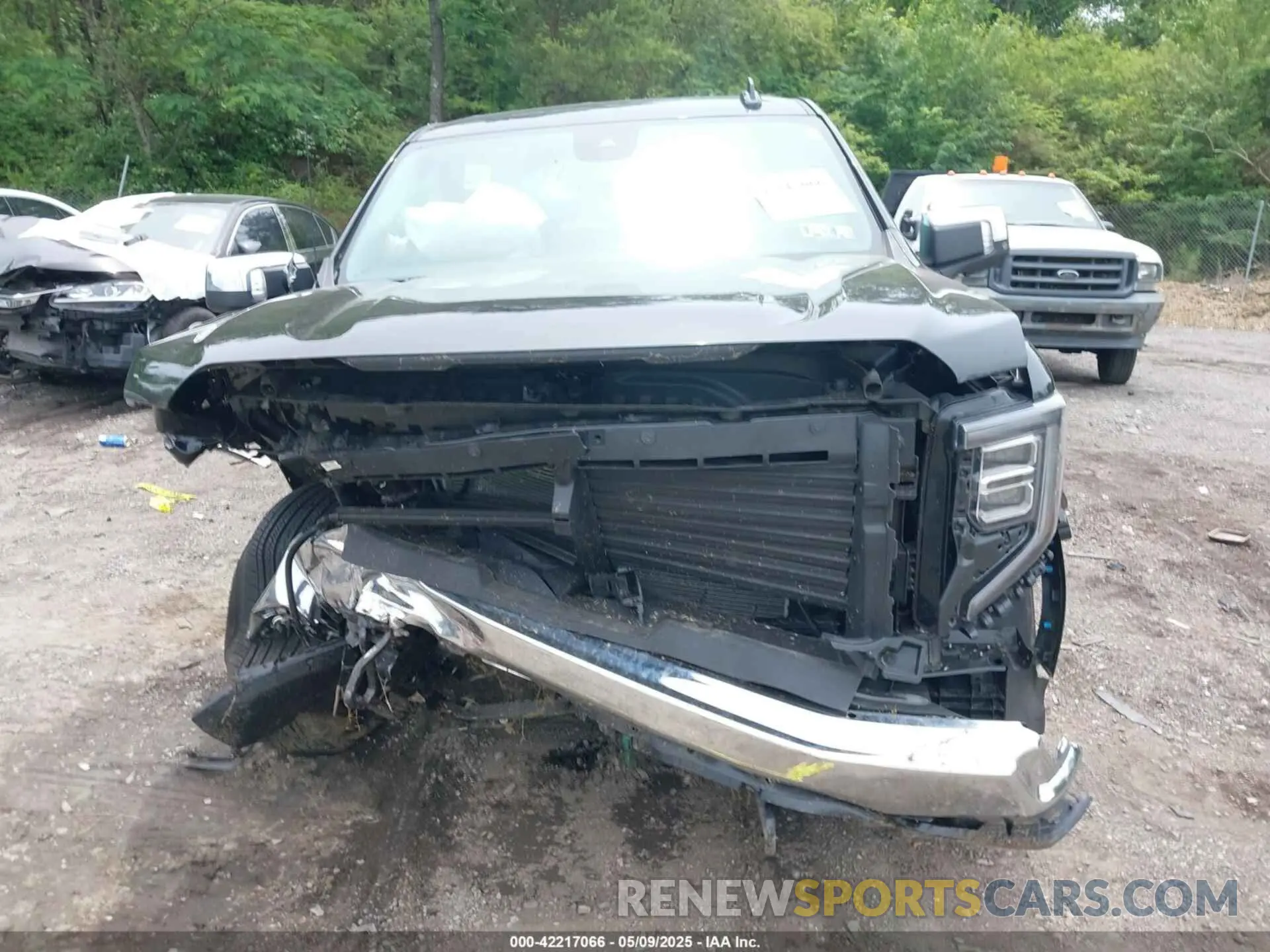6 Photograph of a damaged car 3GTUUDED4SG203108 GMC SIERRA 1500 2025