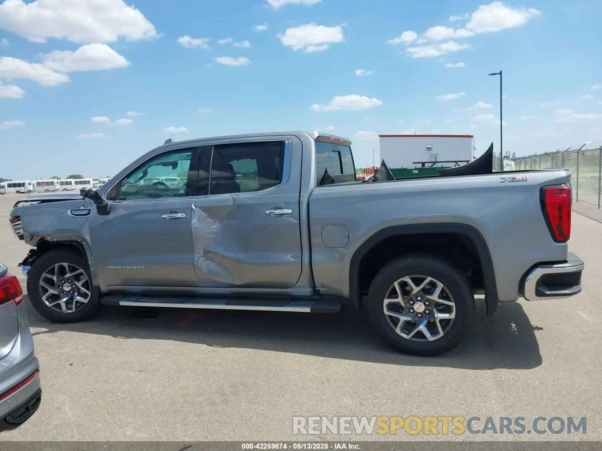 14 Photograph of a damaged car 3GTUUDEDXSG173161 GMC SIERRA 1500 2025