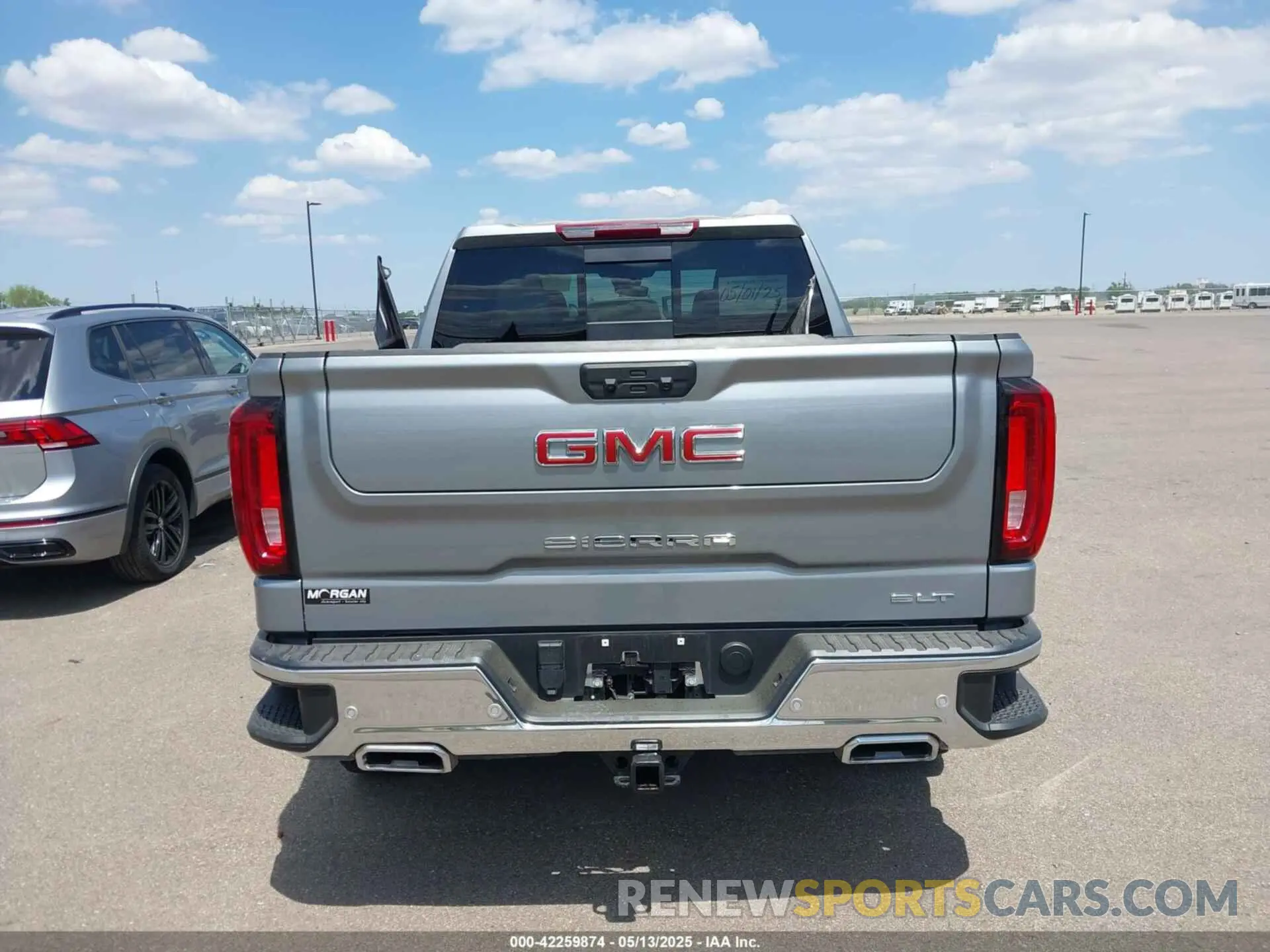 16 Photograph of a damaged car 3GTUUDEDXSG173161 GMC SIERRA 1500 2025