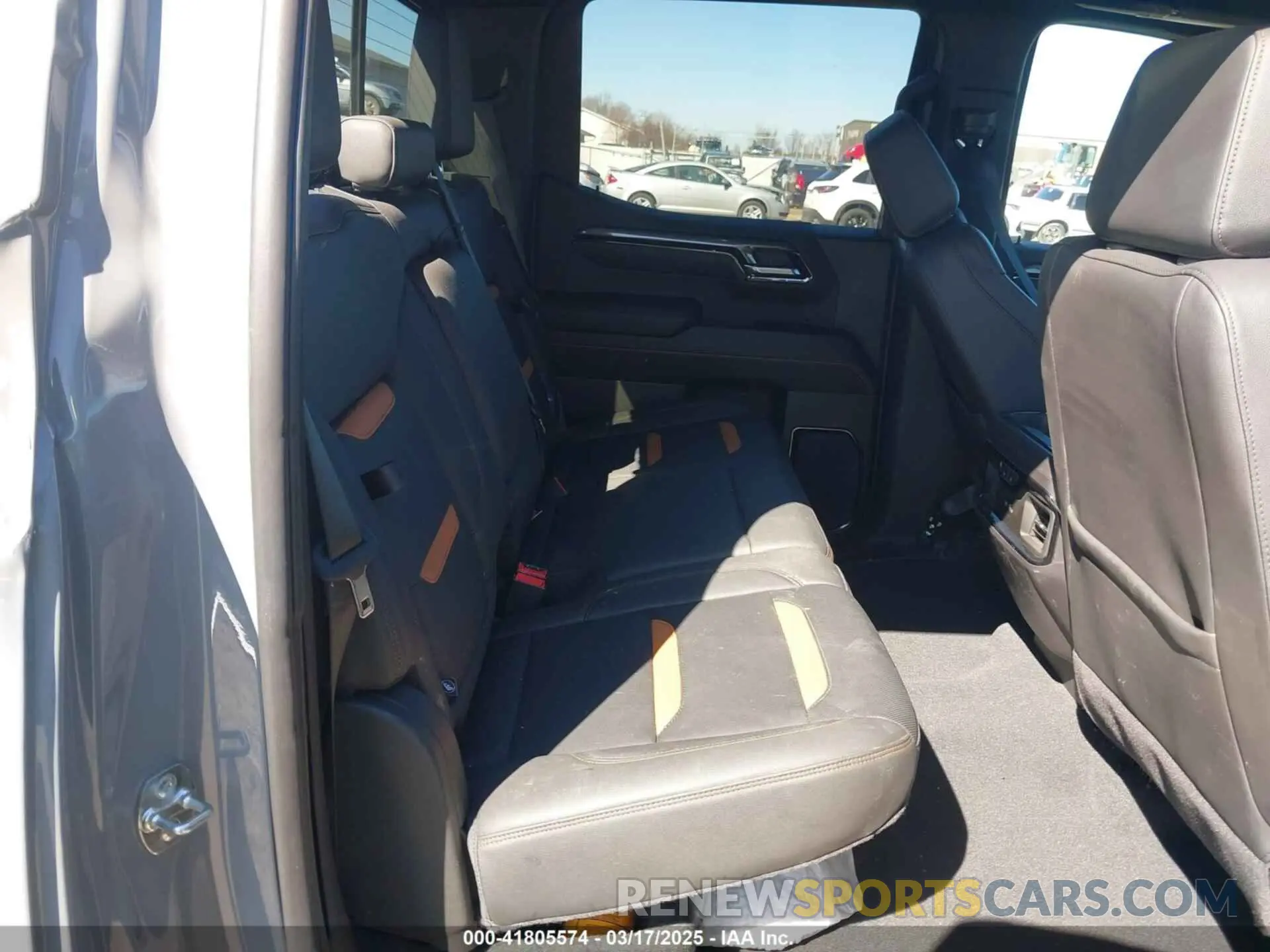 8 Photograph of a damaged car 3GTUUEELXSG138620 GMC SIERRA 1500 2025