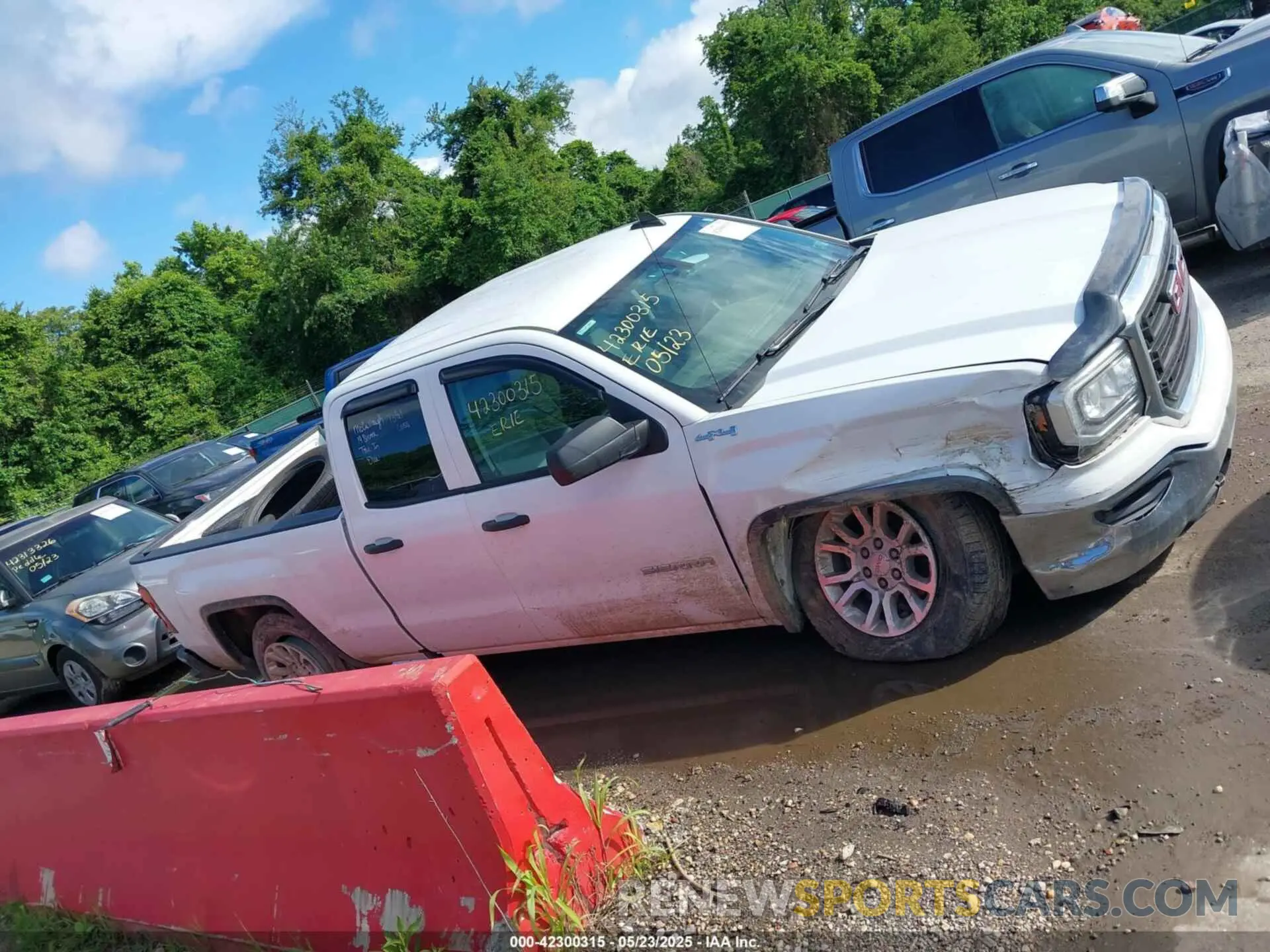 13 Photograph of a damaged car 2GTV2LEC1K1223241 GMC SIERRA 1500 LIMITED 2019