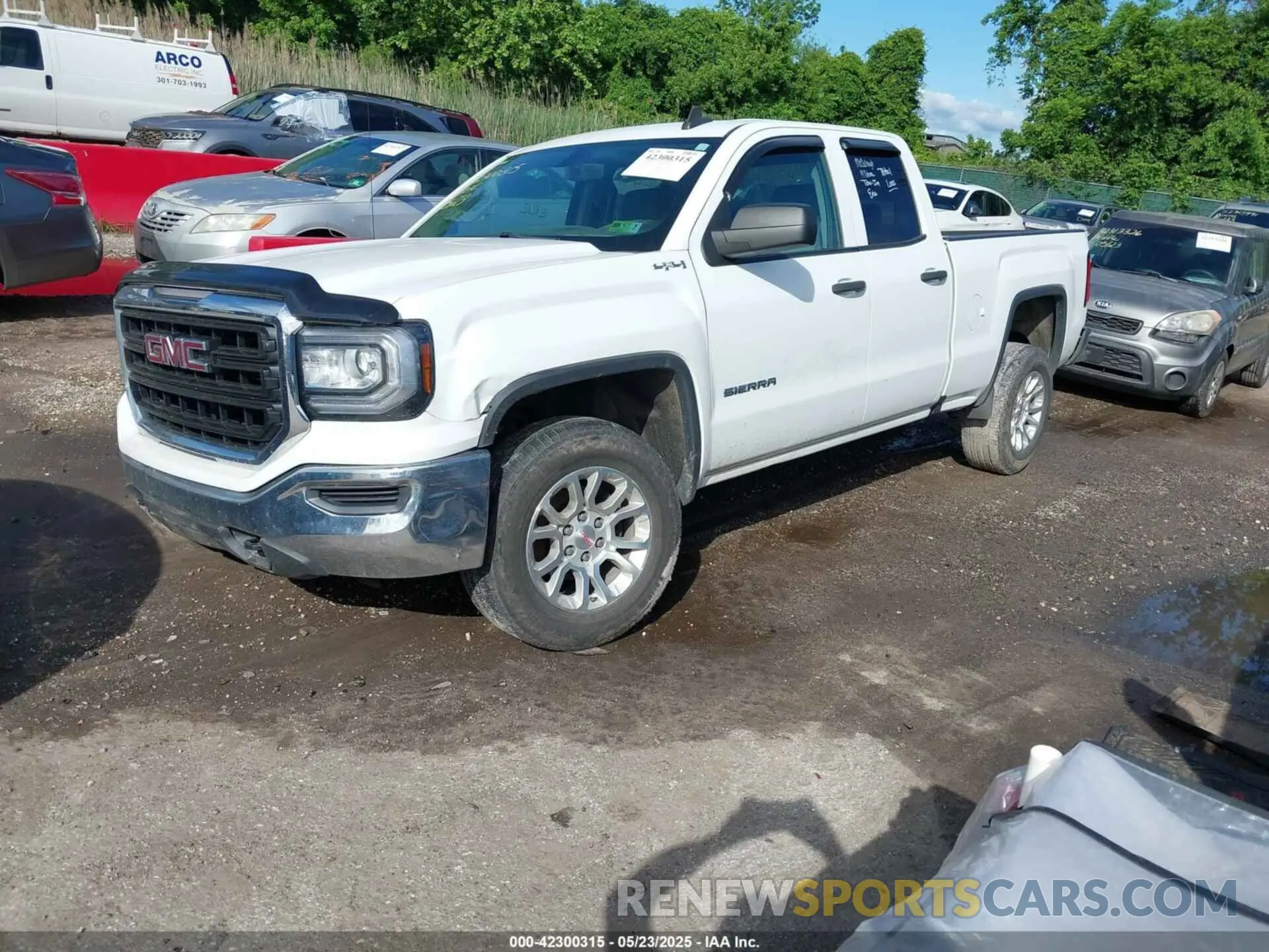 2 Photograph of a damaged car 2GTV2LEC1K1223241 GMC SIERRA 1500 LIMITED 2019