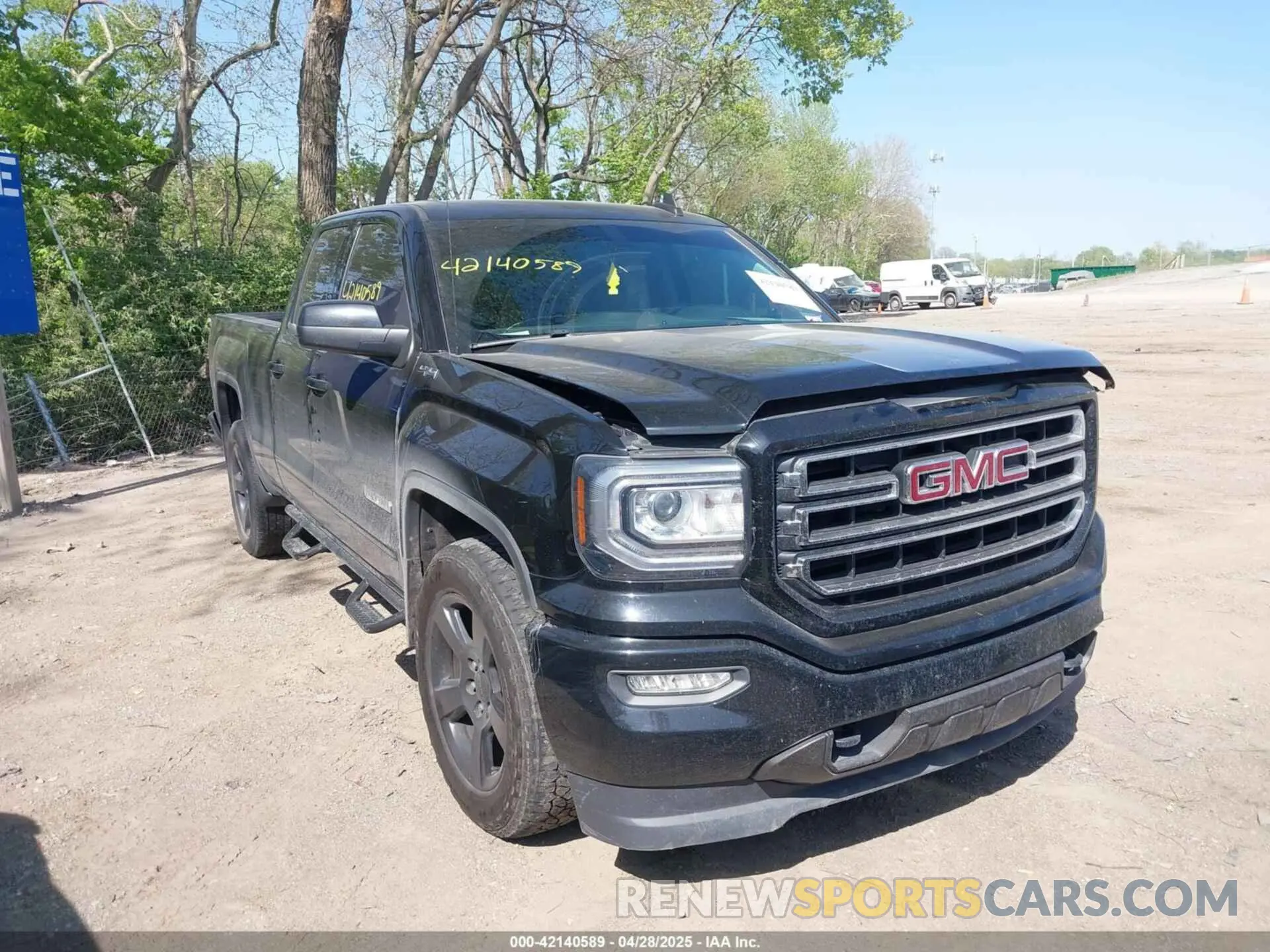1 Photograph of a damaged car 2GTV2LEC4K1125109 GMC SIERRA 1500 LIMITED 2019