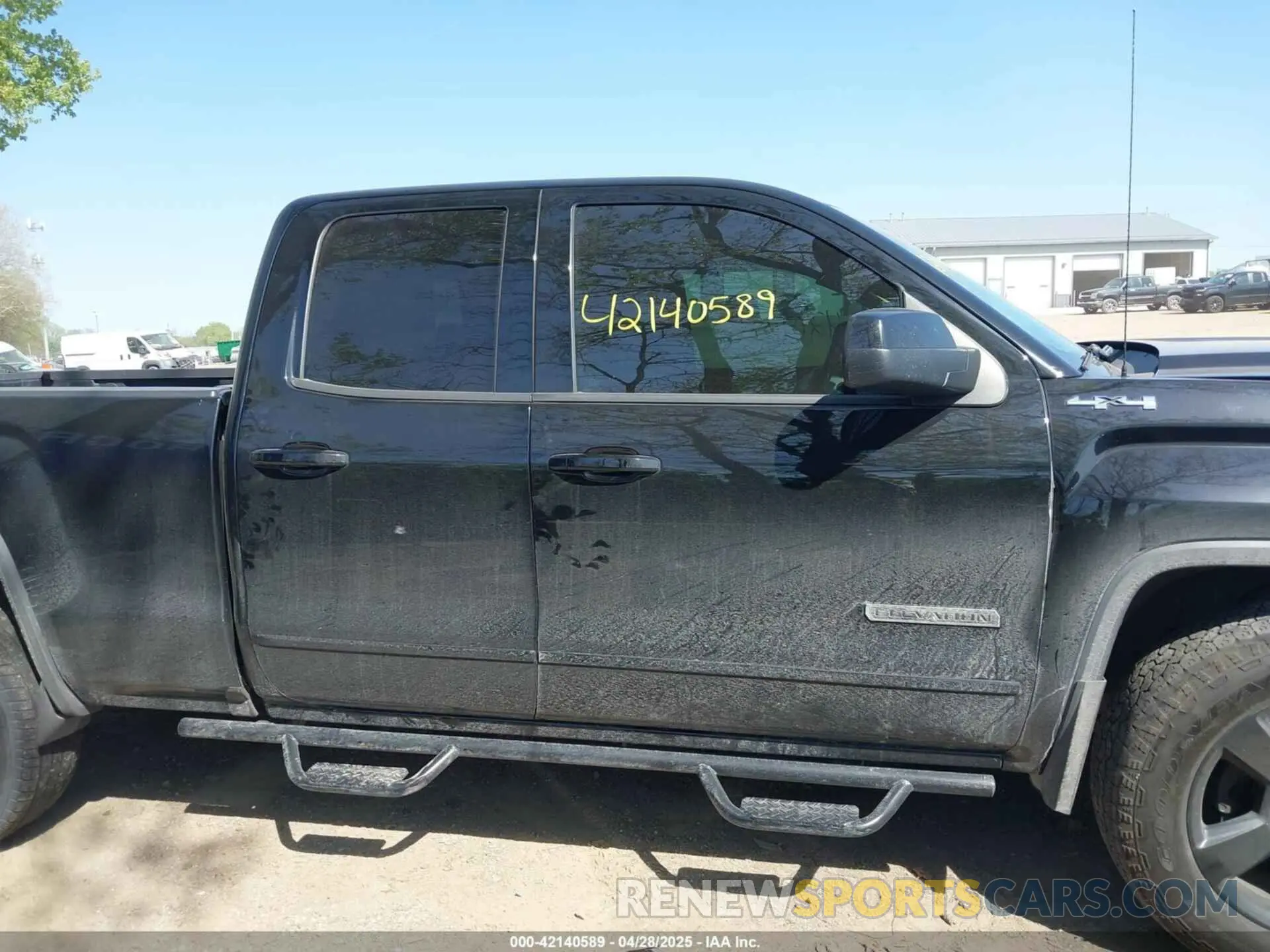 13 Photograph of a damaged car 2GTV2LEC4K1125109 GMC SIERRA 1500 LIMITED 2019