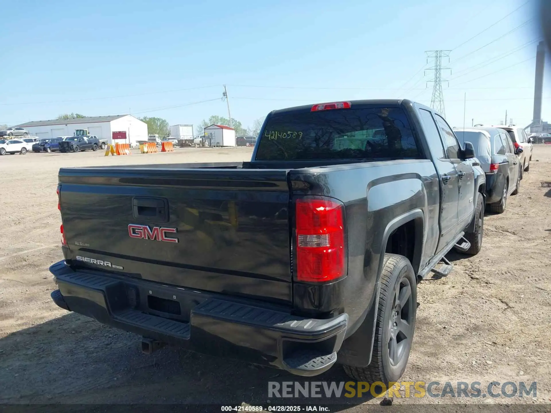 4 Photograph of a damaged car 2GTV2LEC4K1125109 GMC SIERRA 1500 LIMITED 2019