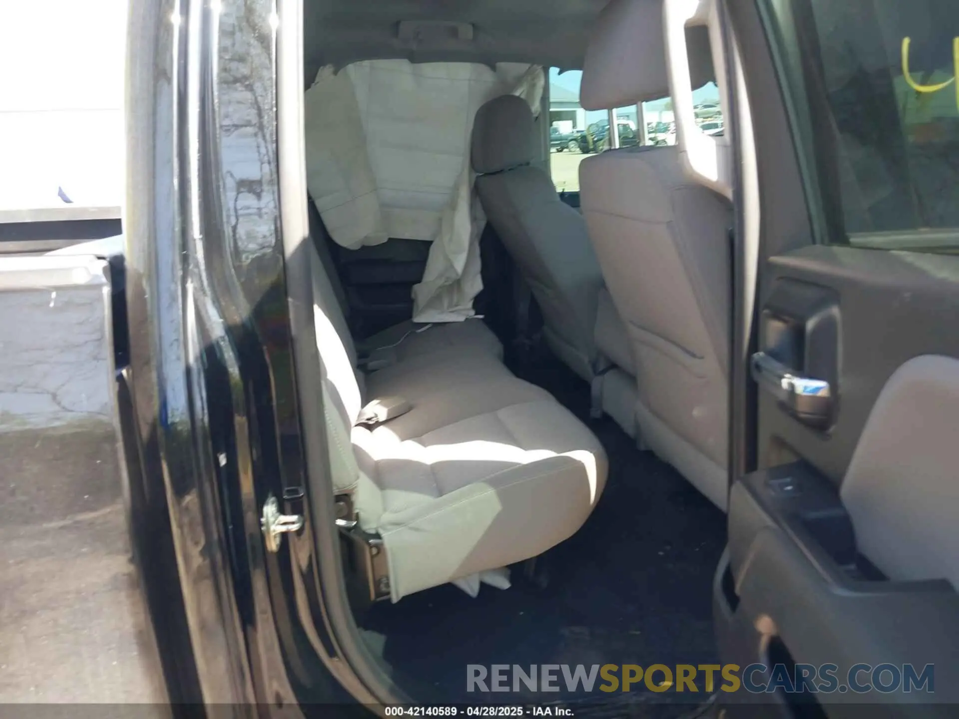 8 Photograph of a damaged car 2GTV2LEC4K1125109 GMC SIERRA 1500 LIMITED 2019