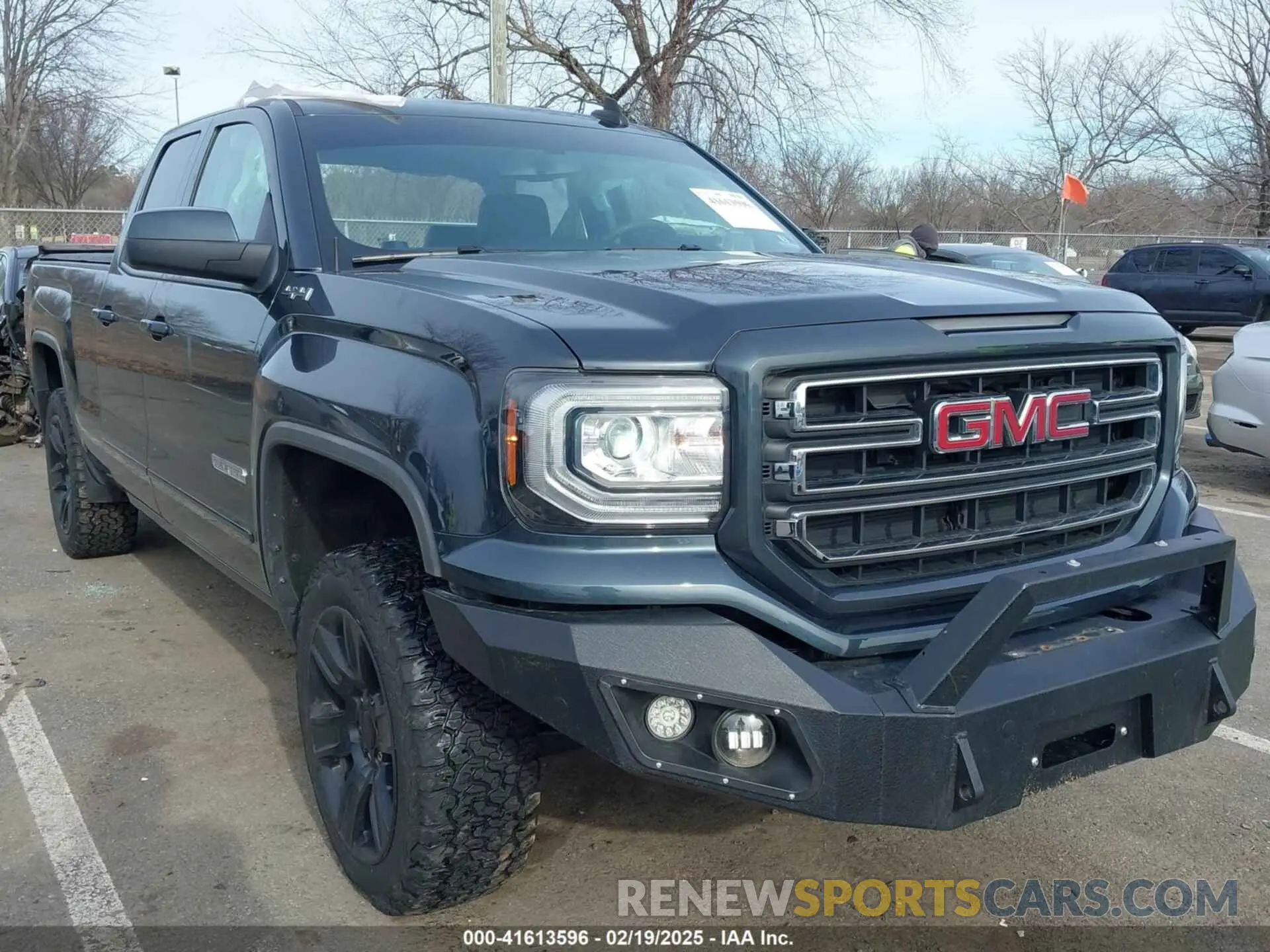 1 Photograph of a damaged car 2GTV2LEC8K1156749 GMC SIERRA 1500 LIMITED 2019