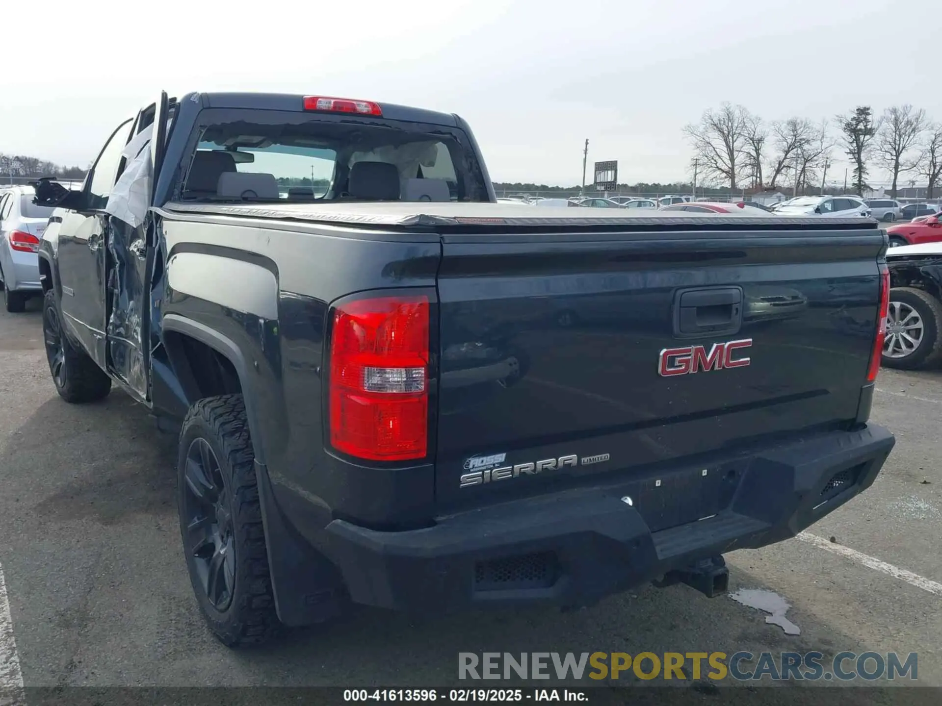 3 Photograph of a damaged car 2GTV2LEC8K1156749 GMC SIERRA 1500 LIMITED 2019