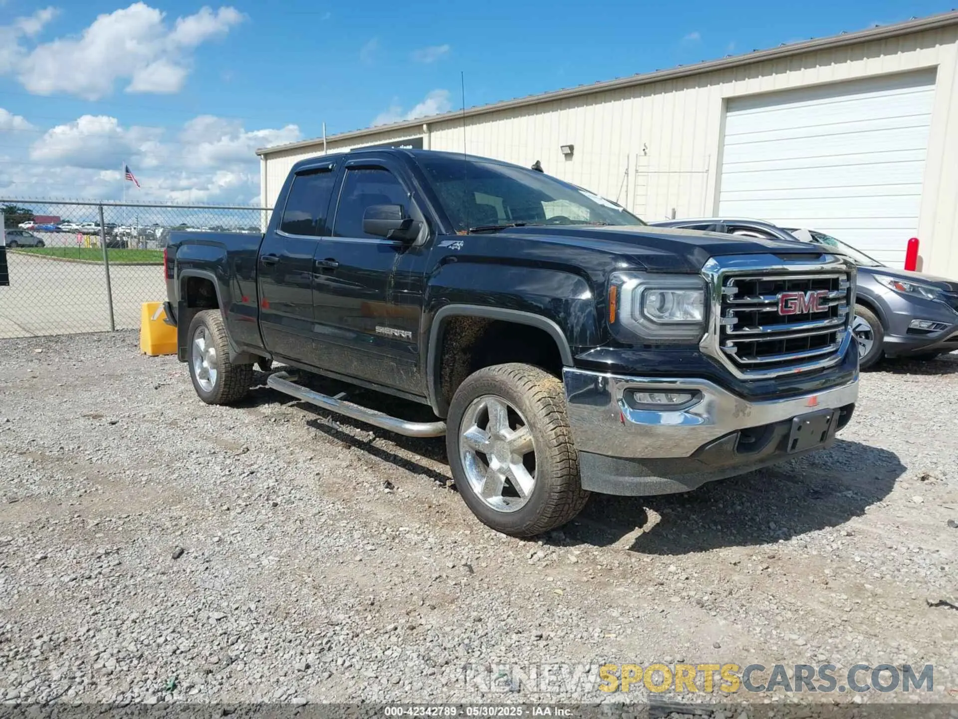 1 Photograph of a damaged car 2GTV2MEC5K1138134 GMC SIERRA 1500 LIMITED 2019