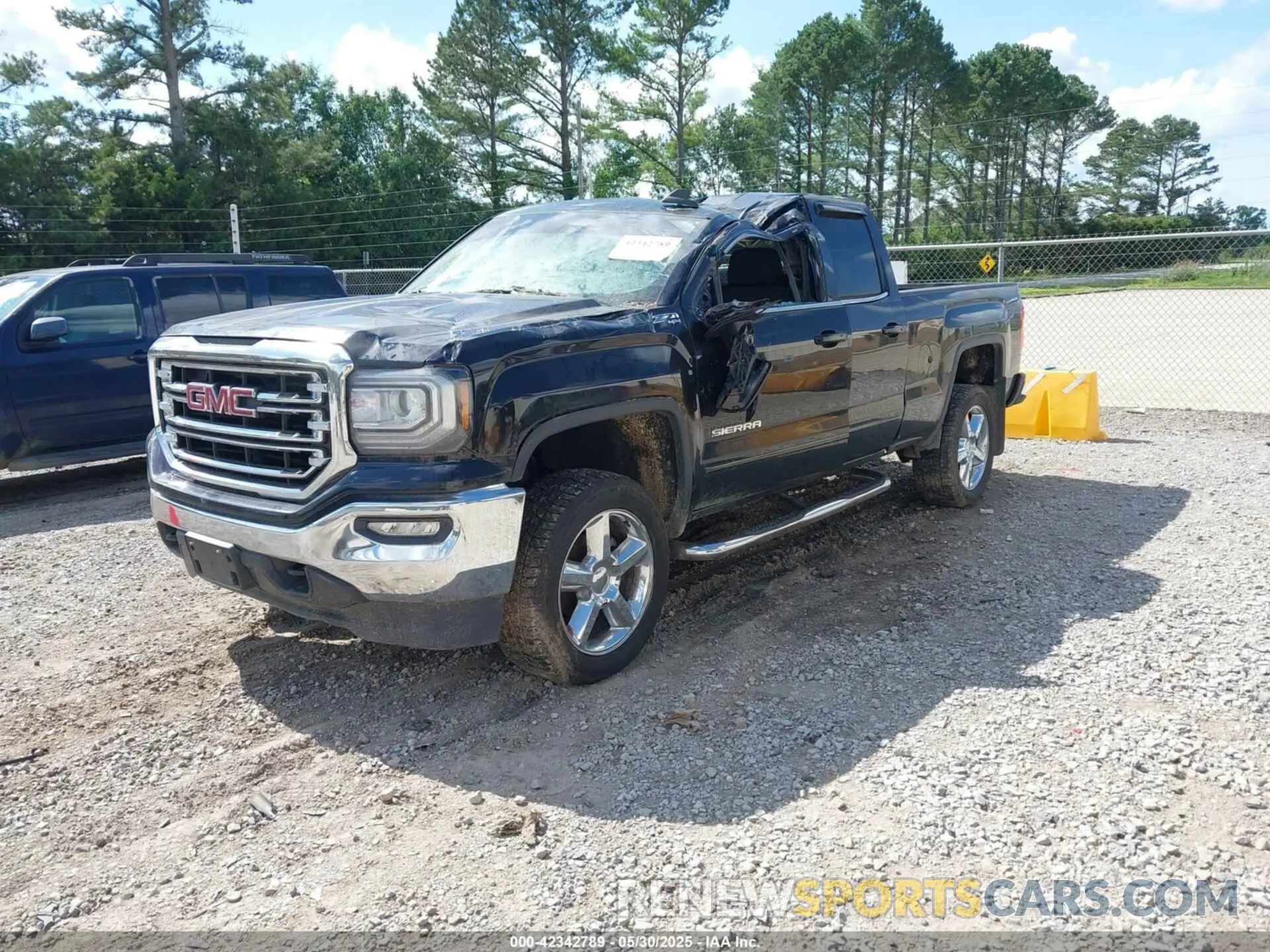 2 Photograph of a damaged car 2GTV2MEC5K1138134 GMC SIERRA 1500 LIMITED 2019