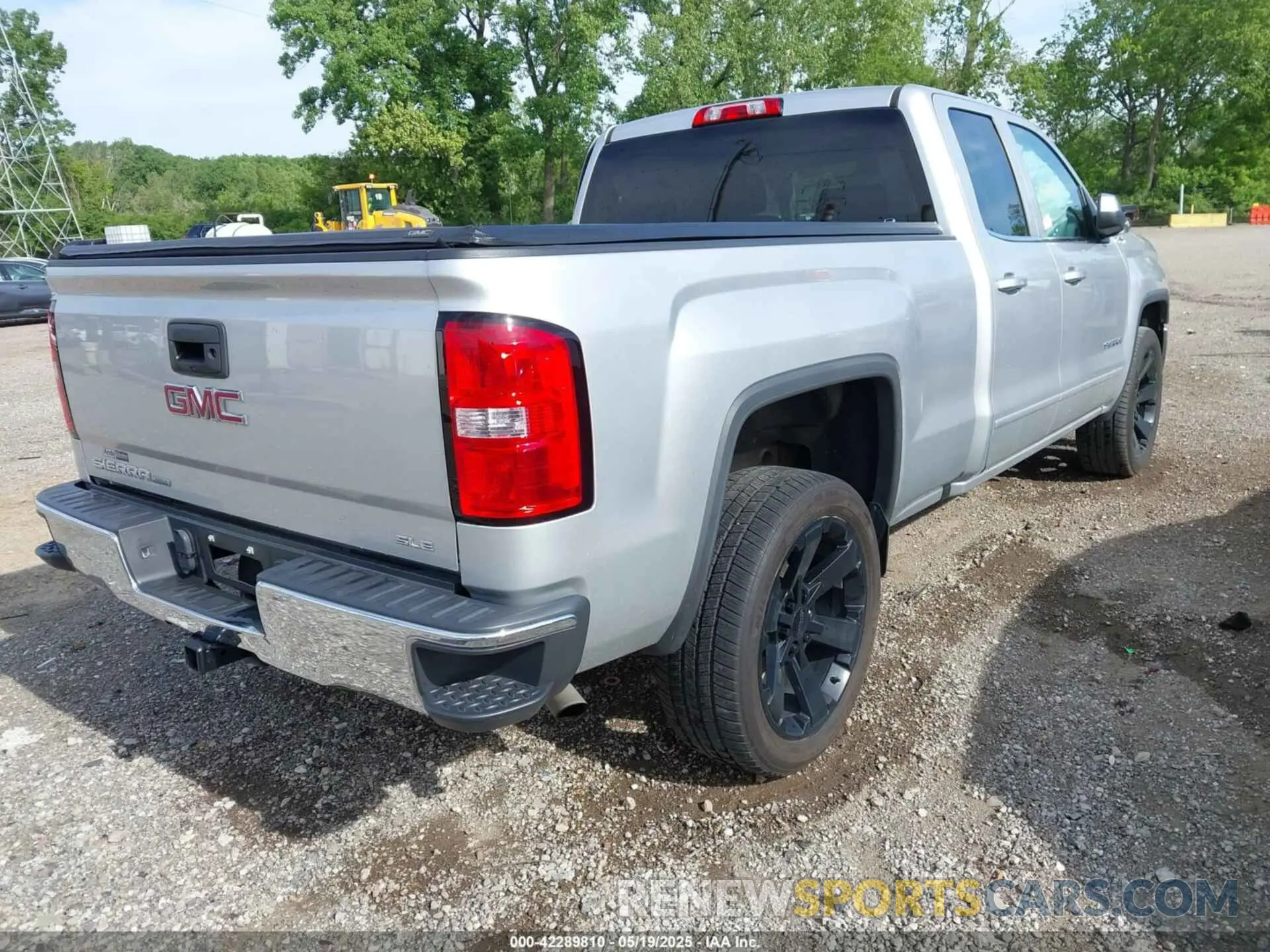 4 Photograph of a damaged car 2GTV2MEC5K1239240 GMC SIERRA 1500 LIMITED 2019