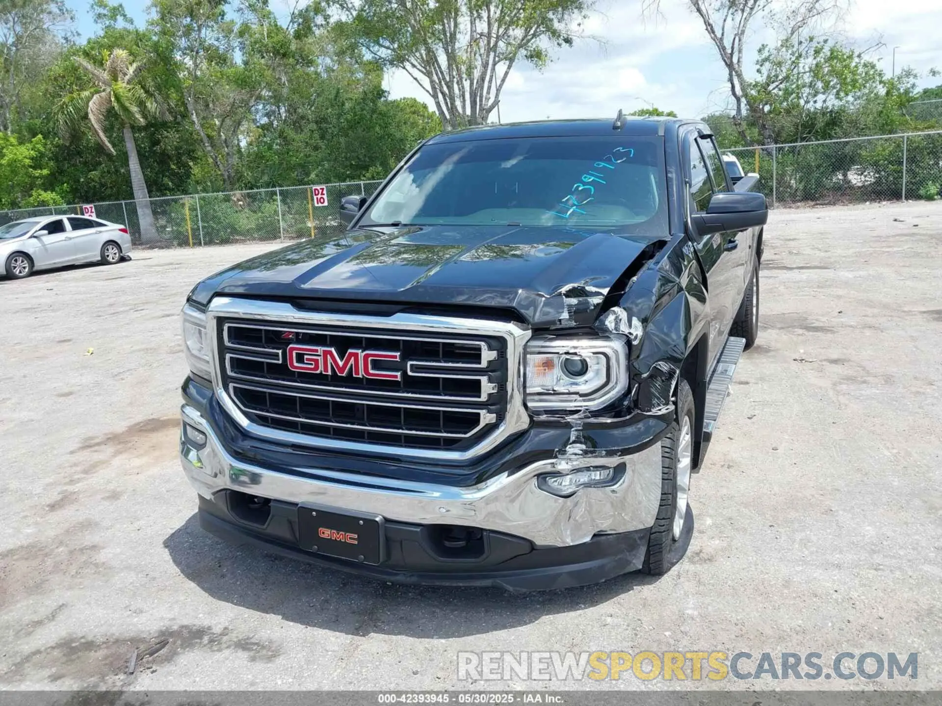 17 Photograph of a damaged car 2GTV2MEC8K1239457 GMC SIERRA 1500 LIMITED 2019