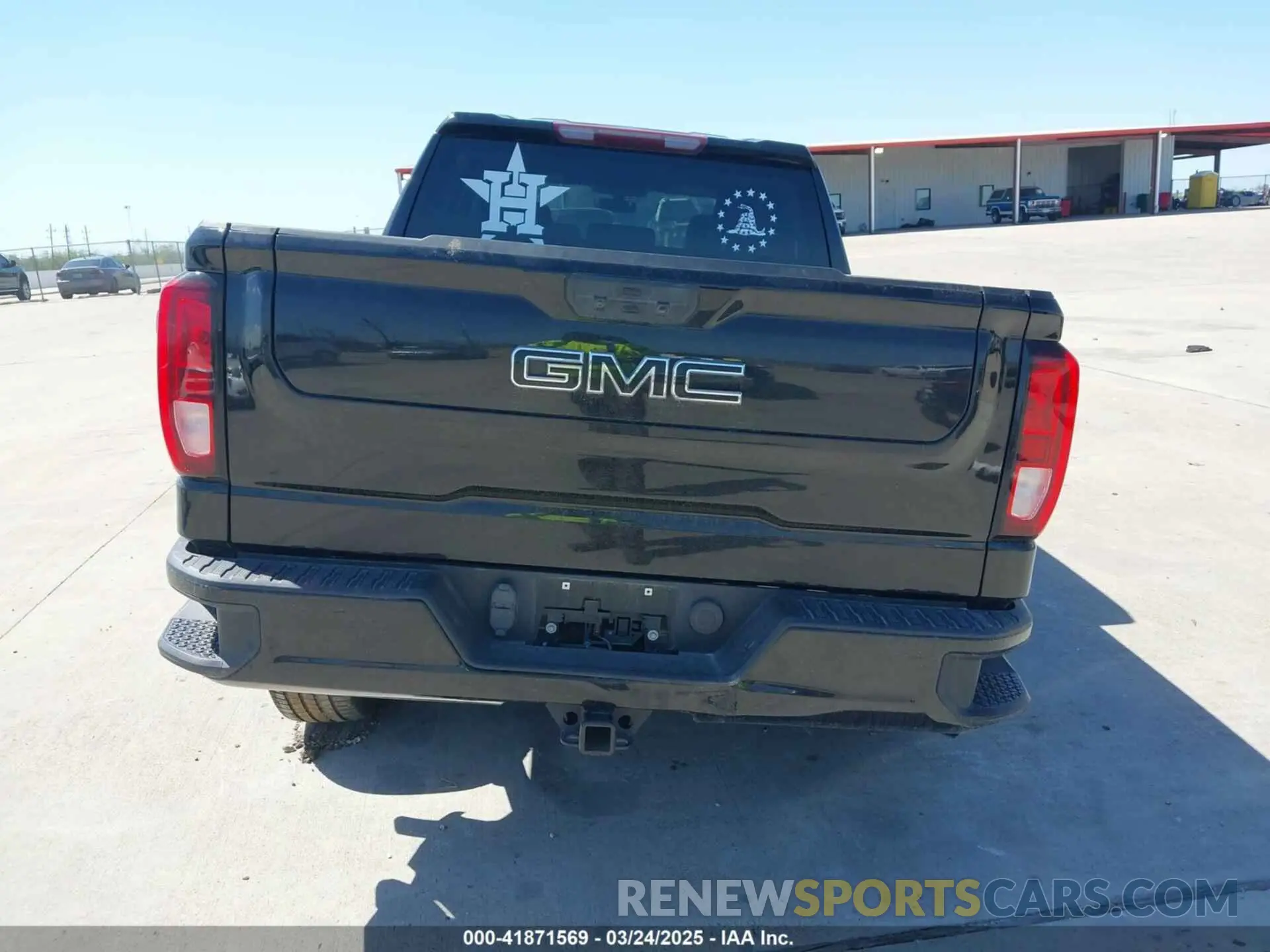 16 Photograph of a damaged car 1GTP8CED9NZ166850 GMC SIERRA 1500 LIMITED 2022