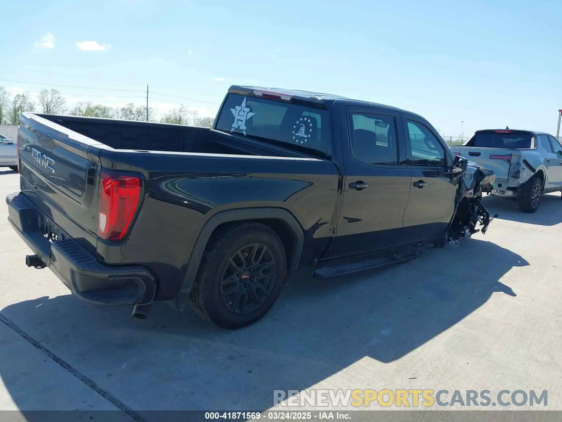 4 Photograph of a damaged car 1GTP8CED9NZ166850 GMC SIERRA 1500 LIMITED 2022