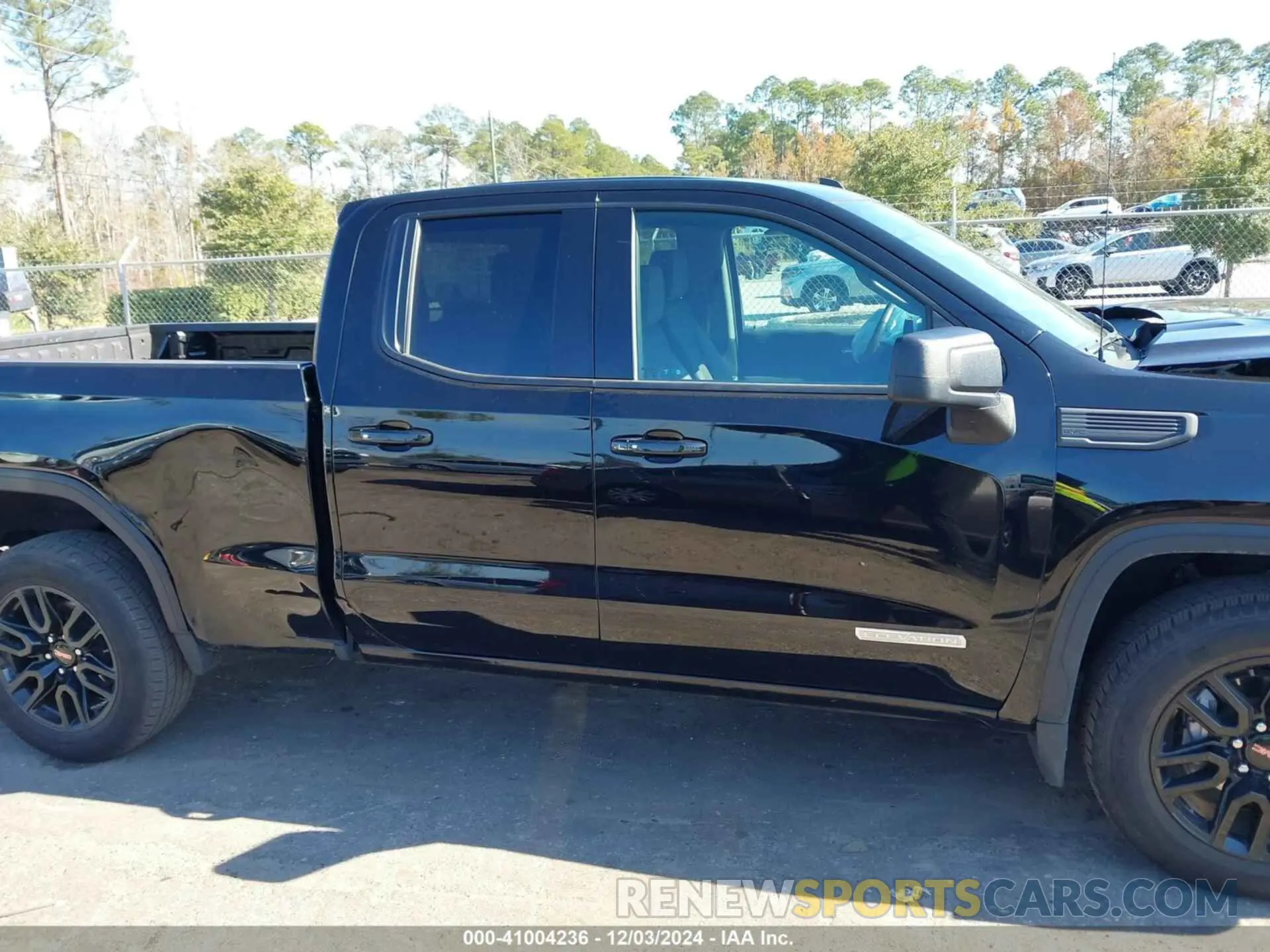 13 Photograph of a damaged car 1GTR8CEK5NZ227330 GMC SIERRA 1500 LIMITED 2022