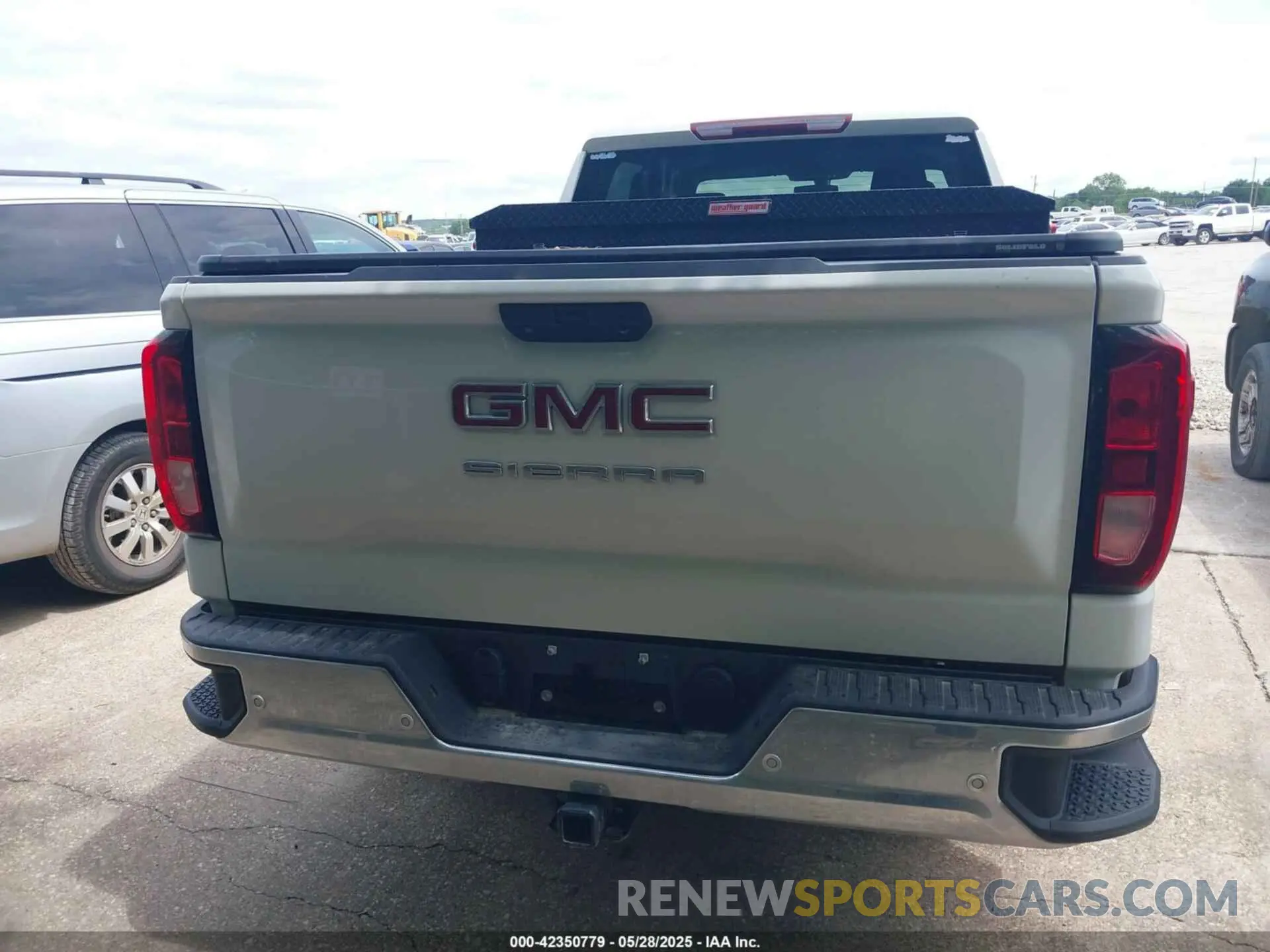 16 Photograph of a damaged car 1GTU9AED1NZ155720 GMC SIERRA 1500 LIMITED 2022