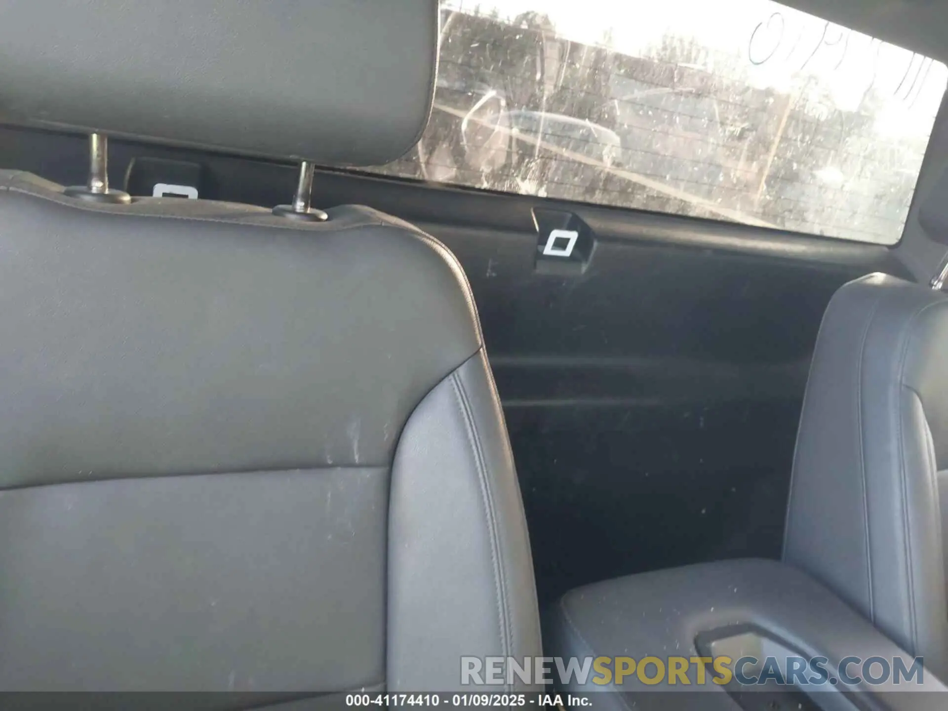 8 Photograph of a damaged car 3GTN8AED9NG169100 GMC SIERRA 1500 LIMITED 2022