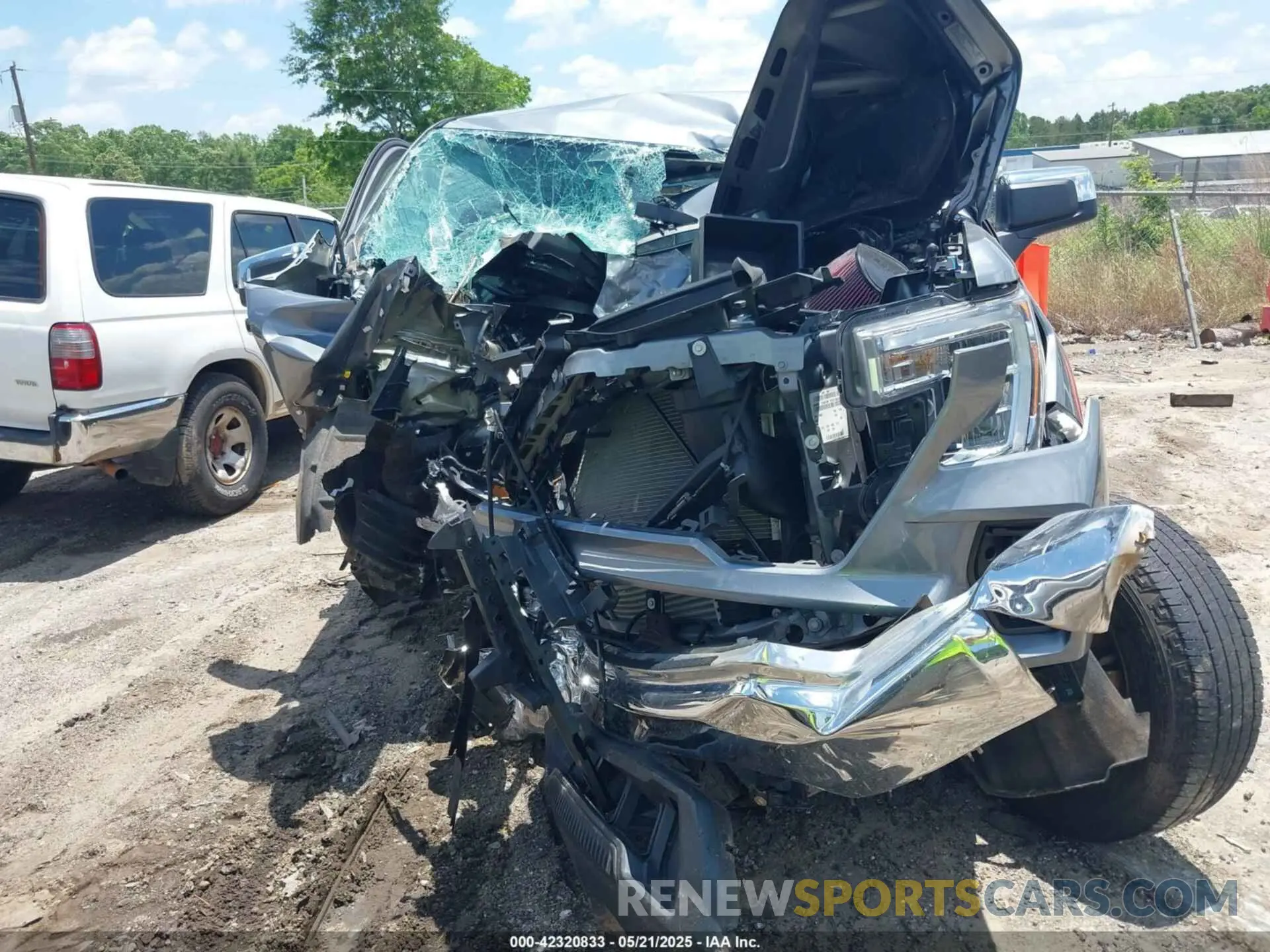 11 Photograph of a damaged car 3GTP8BEK7NG121544 GMC SIERRA 1500 LIMITED 2022