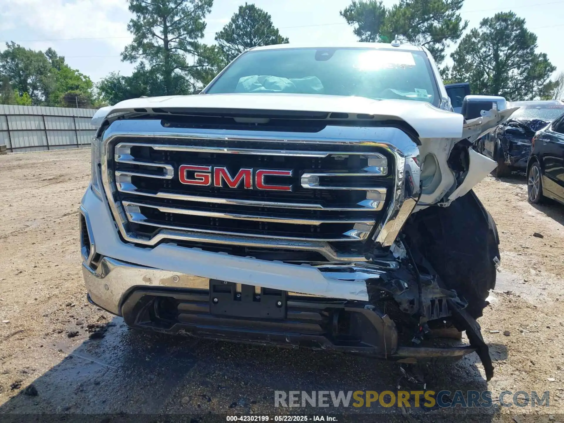 12 Photograph of a damaged car 3GTP8DED9NG201778 GMC SIERRA 1500 LIMITED 2022