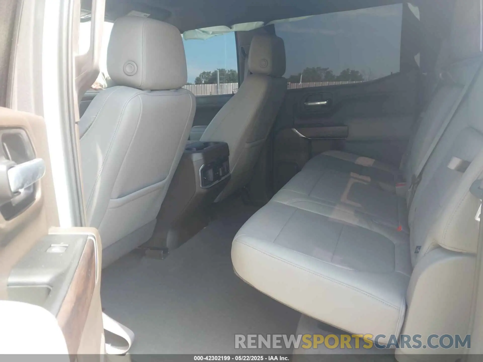 8 Photograph of a damaged car 3GTP8DED9NG201778 GMC SIERRA 1500 LIMITED 2022
