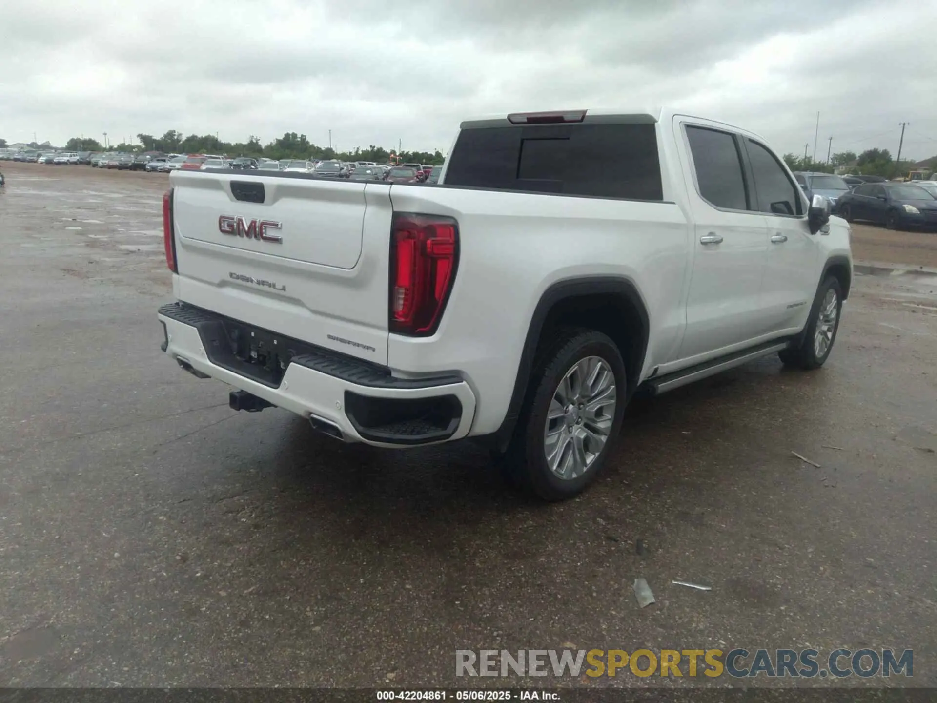 4 Photograph of a damaged car 3GTP8FED5NG185252 GMC SIERRA 1500 LIMITED 2022