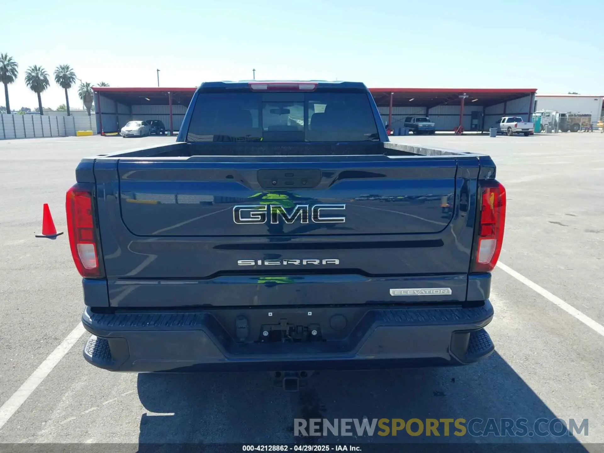 17 Photograph of a damaged car 3GTP9CEK0NG128483 GMC SIERRA 1500 LIMITED 2022