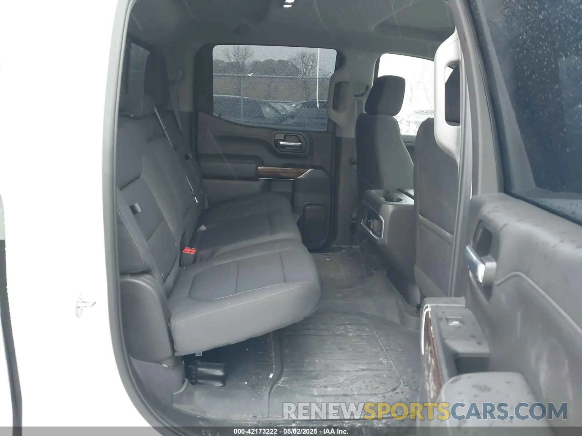 8 Photograph of a damaged car 3GTP9CEK9NG128465 GMC SIERRA 1500 LIMITED 2022