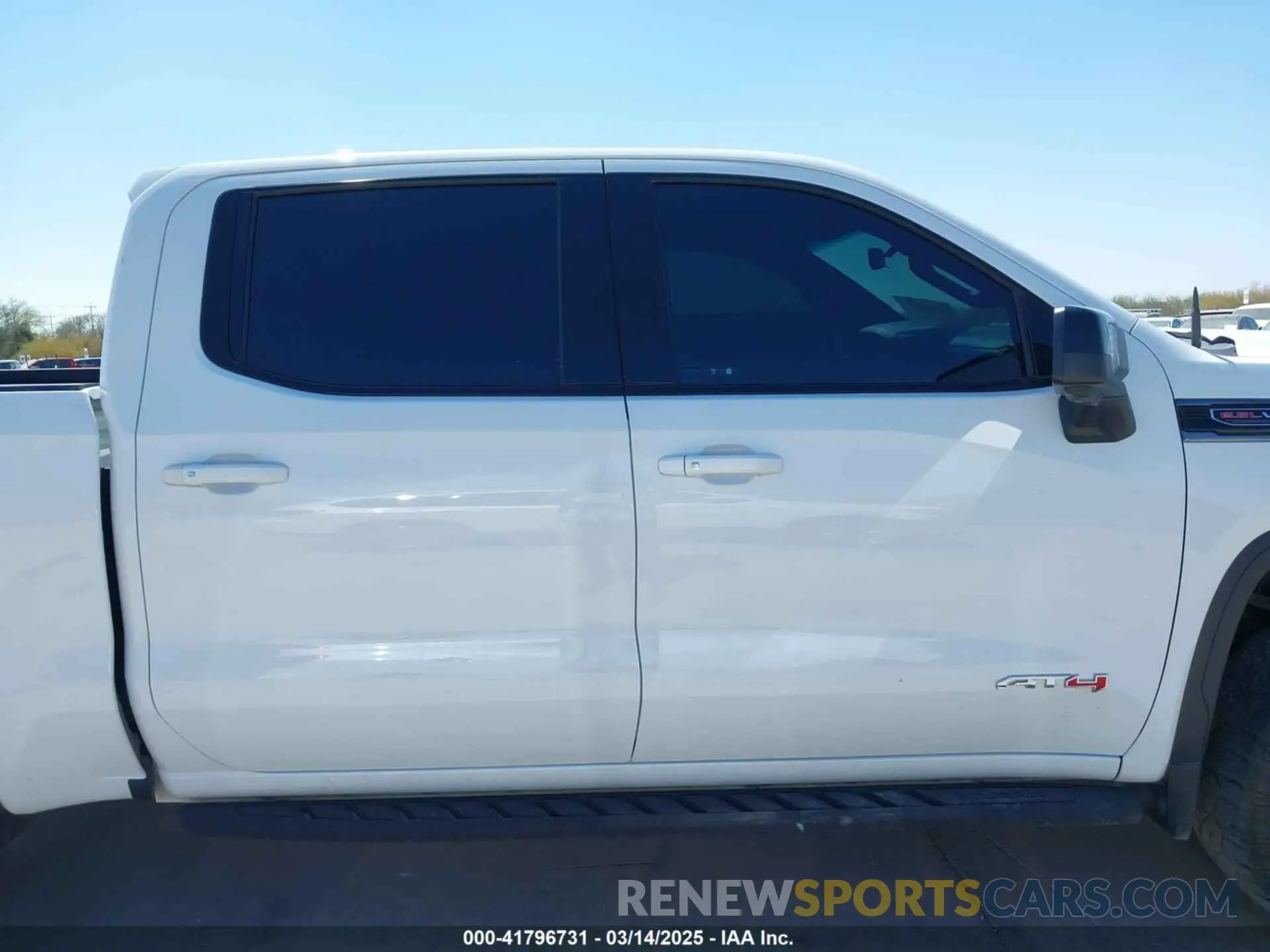 13 Photograph of a damaged car 3GTP9EEL7NG118666 GMC SIERRA 1500 LIMITED 2022