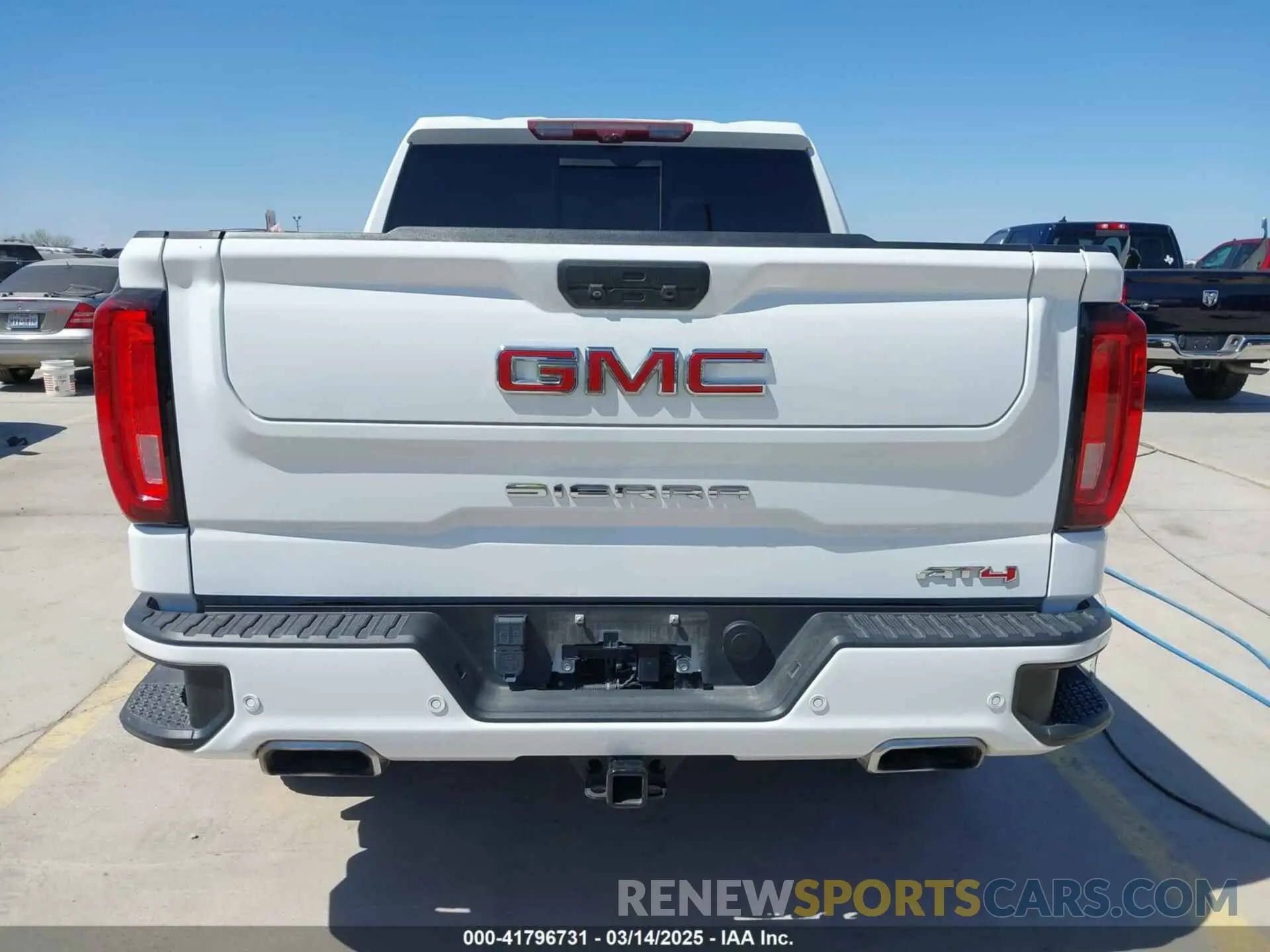 16 Photograph of a damaged car 3GTP9EEL7NG118666 GMC SIERRA 1500 LIMITED 2022