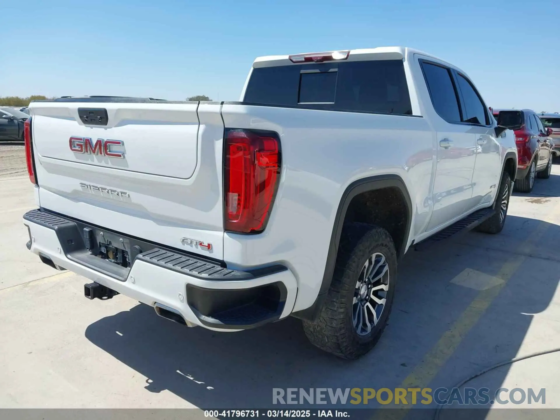 4 Photograph of a damaged car 3GTP9EEL7NG118666 GMC SIERRA 1500 LIMITED 2022