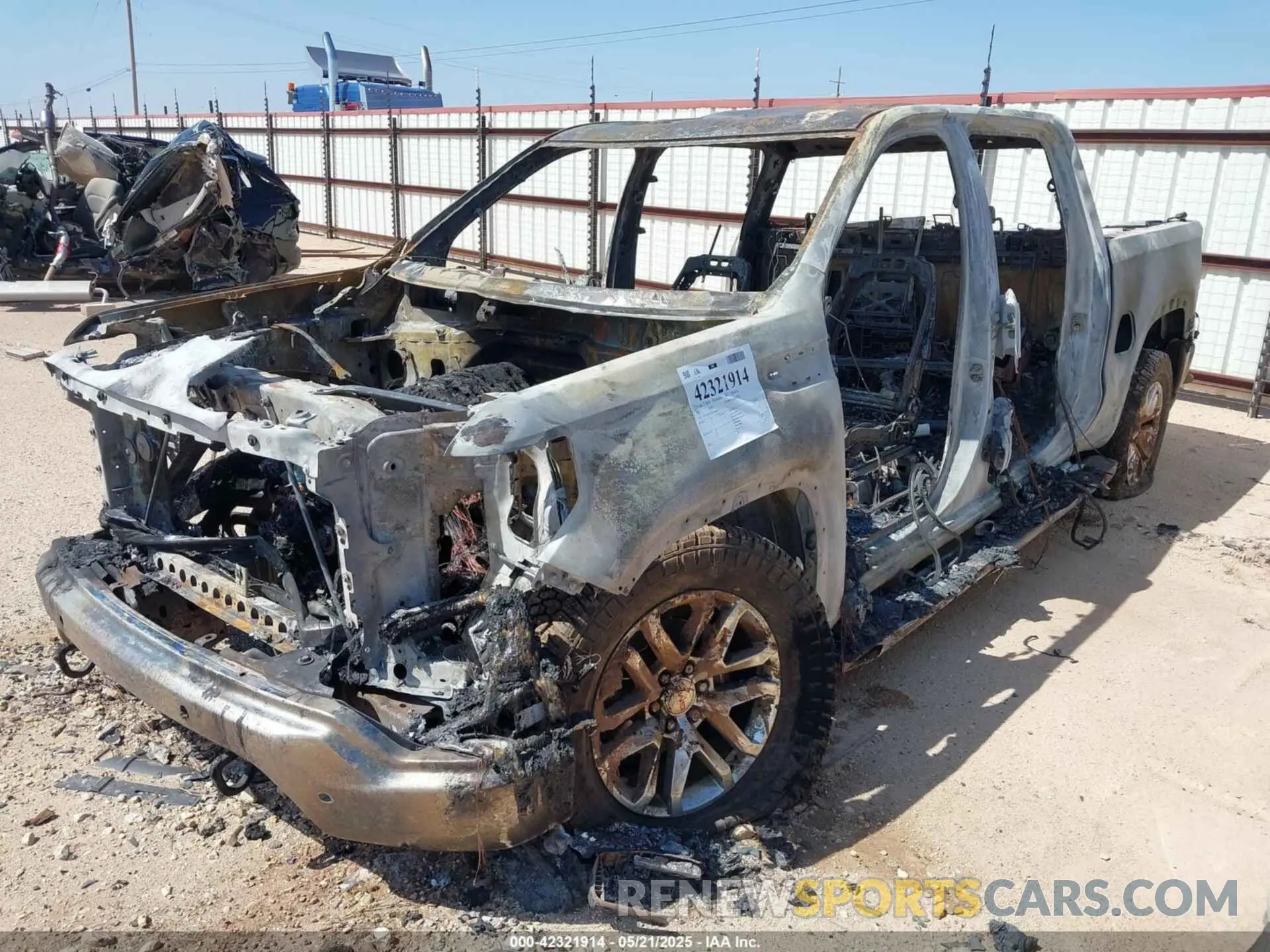 2 Photograph of a damaged car 3GTU9DED0NG196924 GMC SIERRA 1500 LIMITED 2022