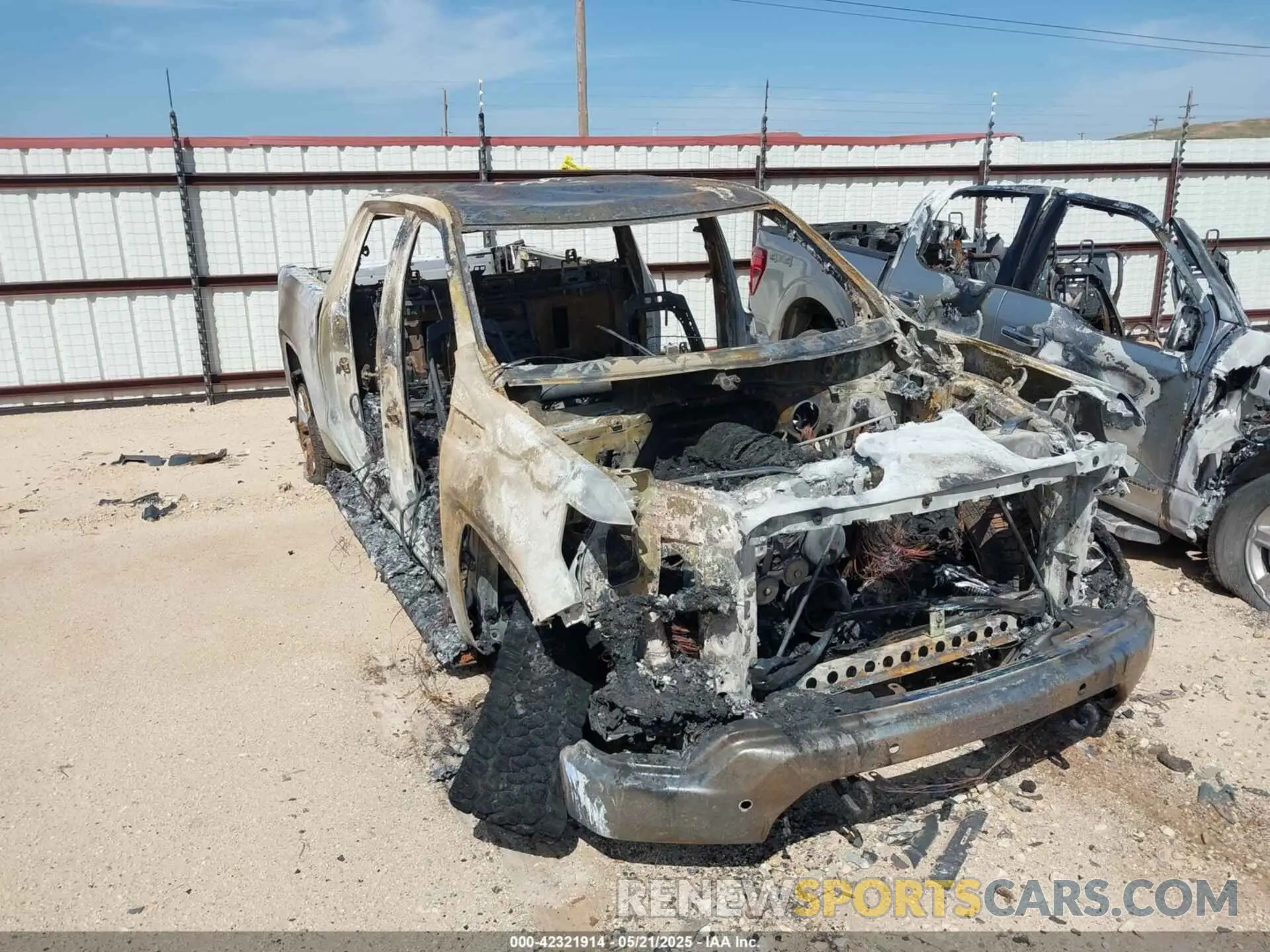 6 Photograph of a damaged car 3GTU9DED0NG196924 GMC SIERRA 1500 LIMITED 2022