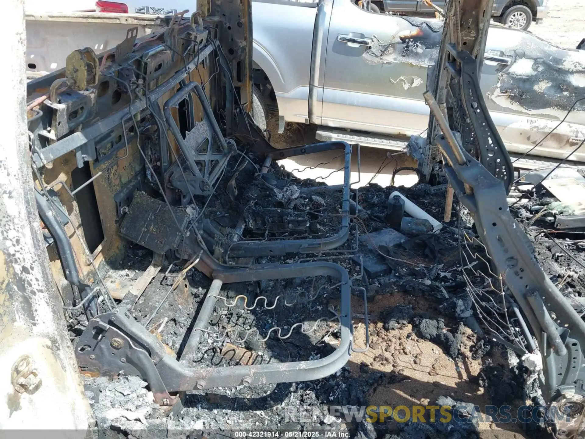 8 Photograph of a damaged car 3GTU9DED0NG196924 GMC SIERRA 1500 LIMITED 2022
