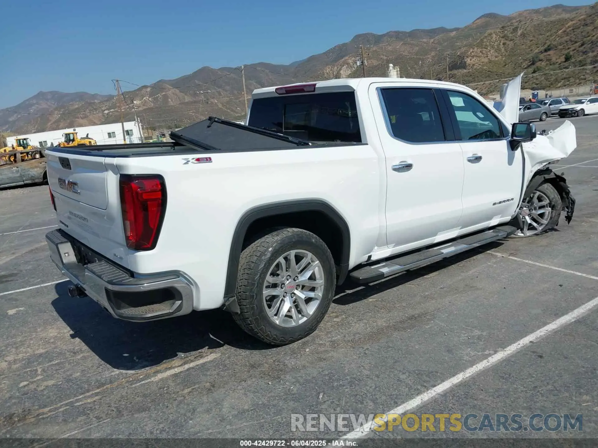 4 Photograph of a damaged car 3GTU9DED3NG156904 GMC SIERRA 1500 LIMITED 2022