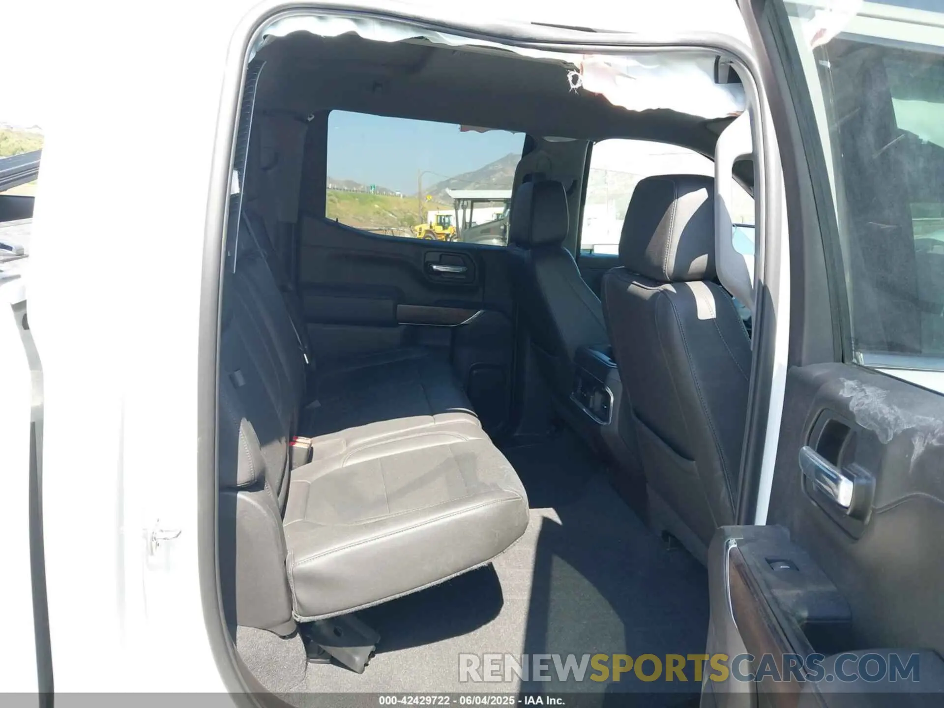 8 Photograph of a damaged car 3GTU9DED3NG156904 GMC SIERRA 1500 LIMITED 2022