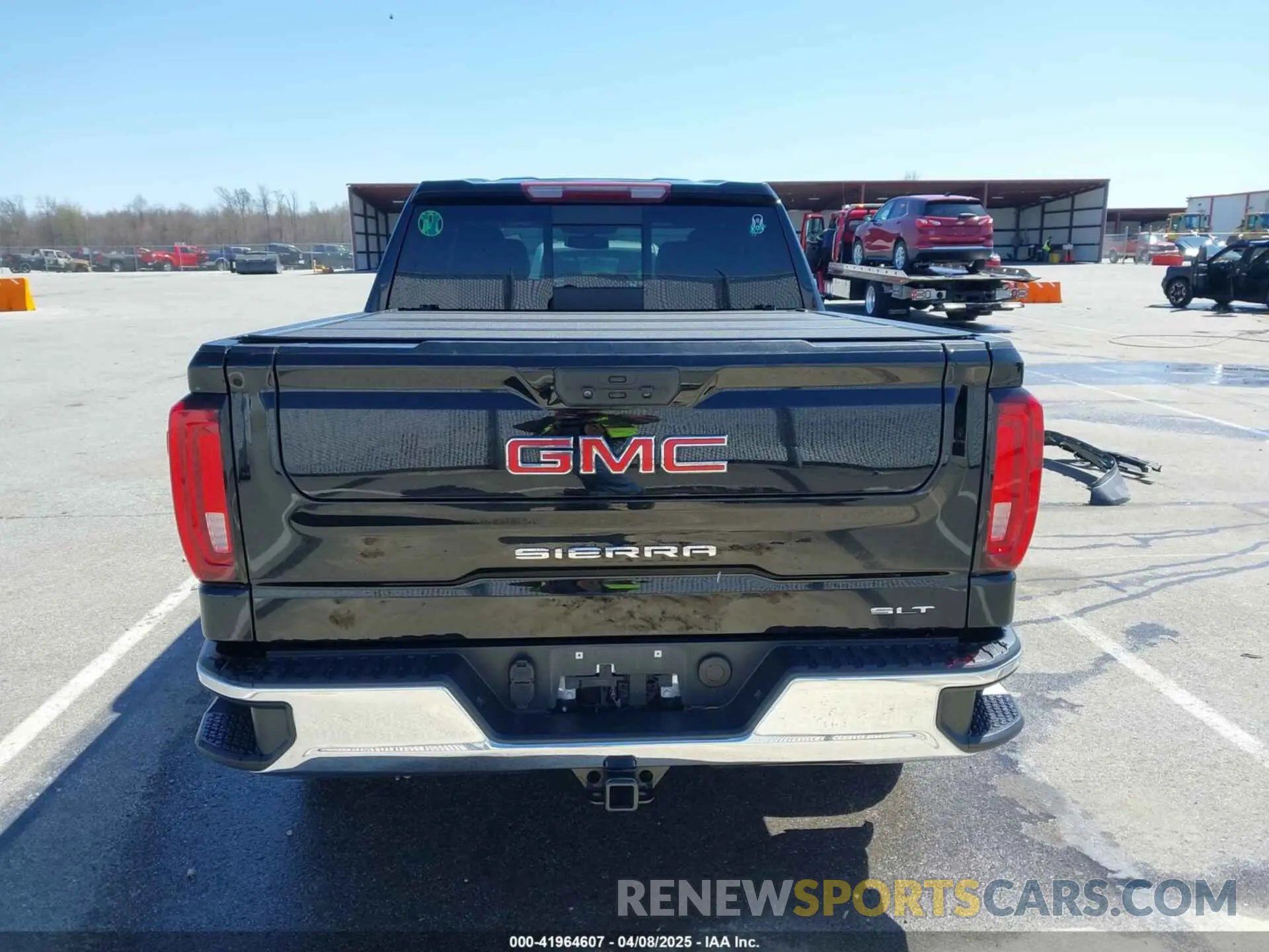 17 Photograph of a damaged car 3GTU9DED7NG161636 GMC SIERRA 1500 LIMITED 2022