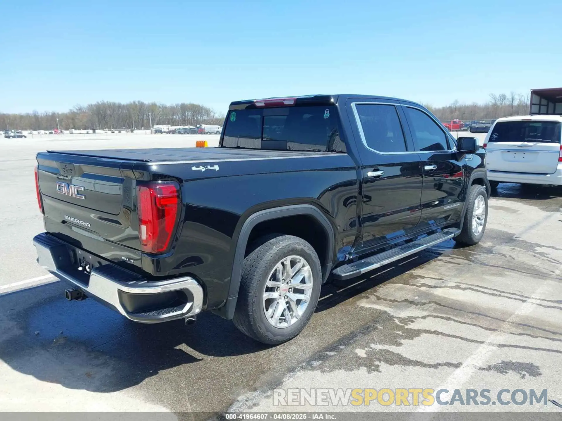 4 Photograph of a damaged car 3GTU9DED7NG161636 GMC SIERRA 1500 LIMITED 2022