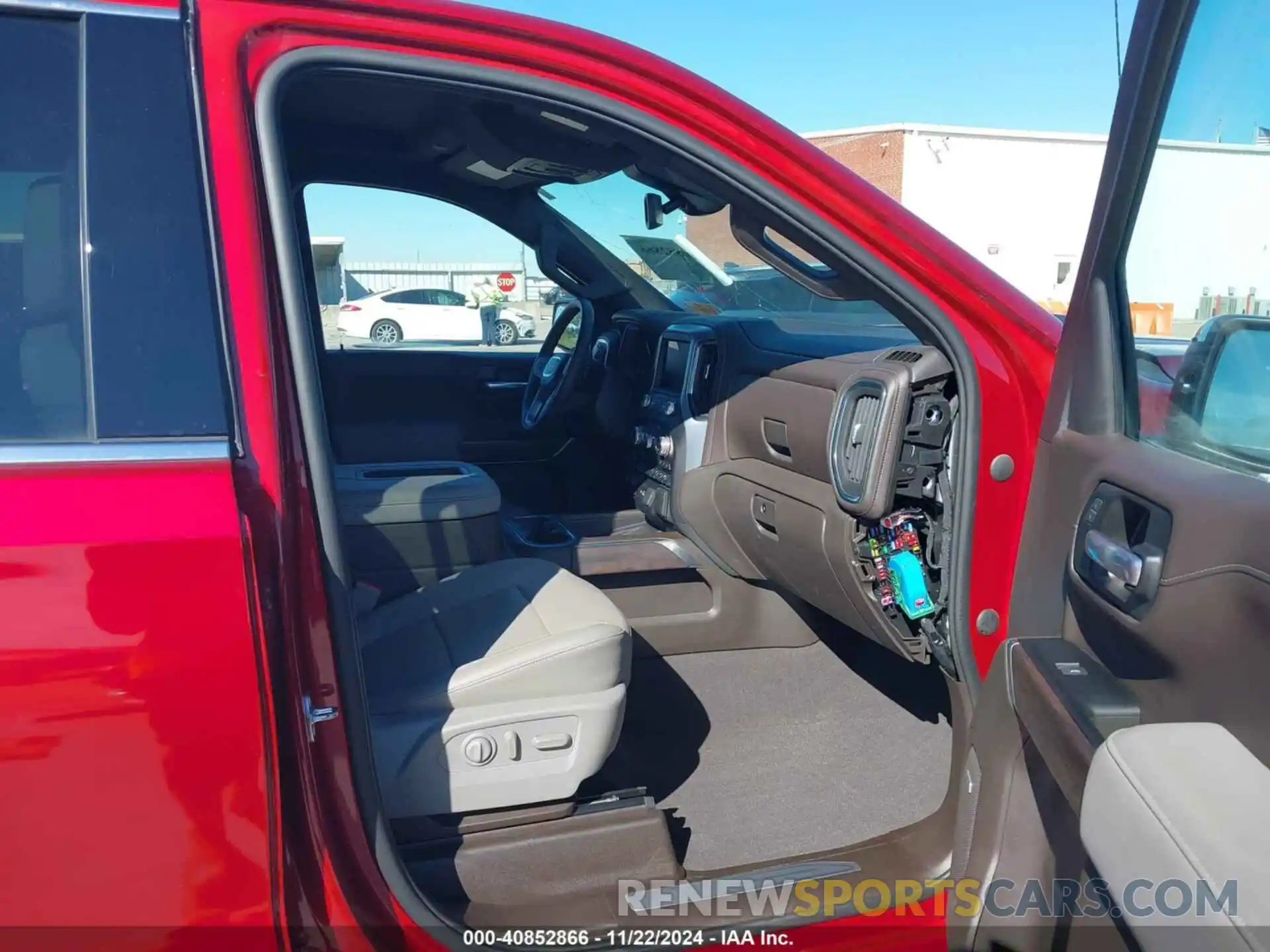 8 Photograph of a damaged car 3GTU9DEL2NG187827 GMC SIERRA 1500 LIMITED 2022