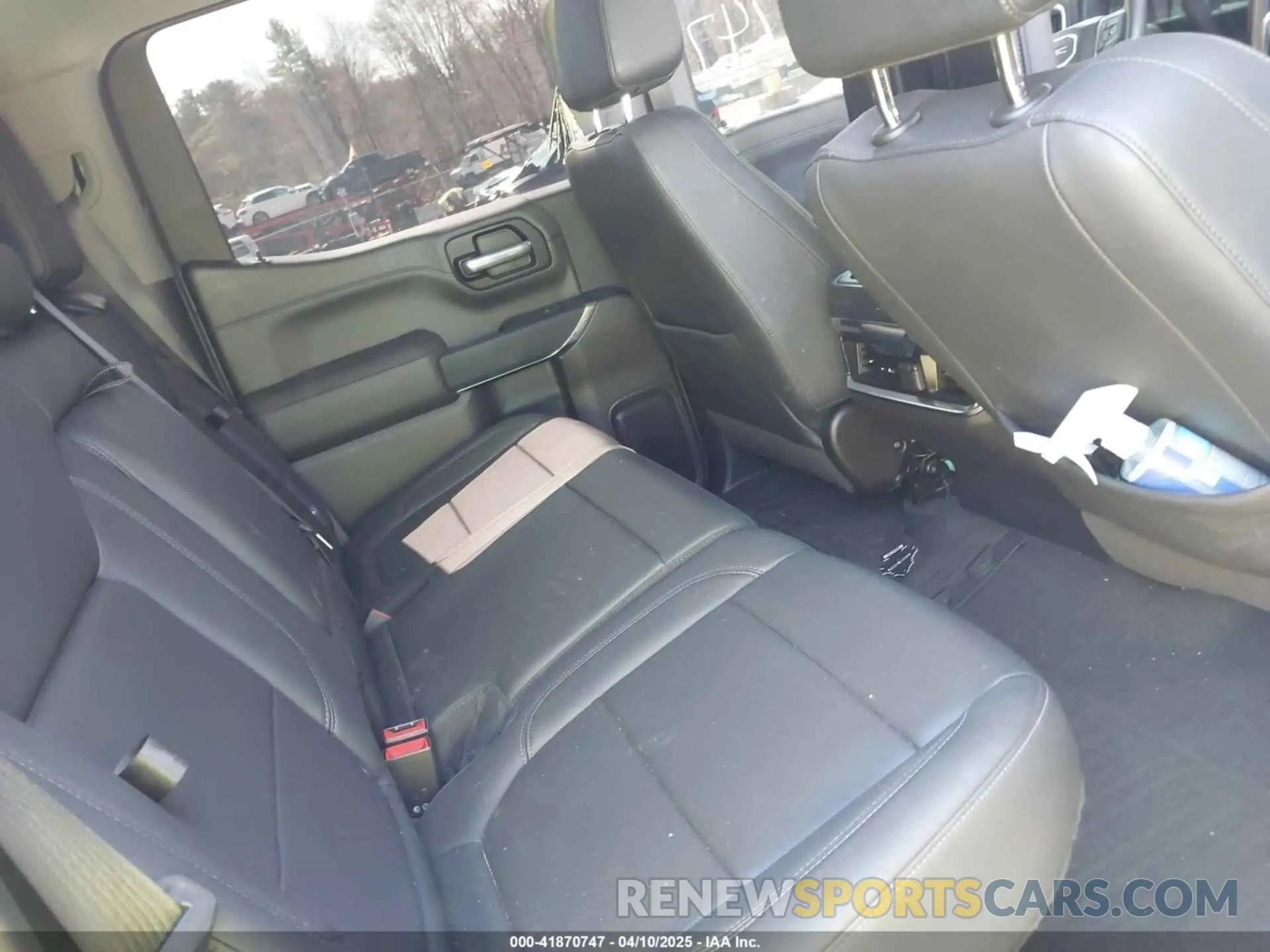 8 Photograph of a damaged car 3GTU9DET9NG210715 GMC SIERRA 1500 LIMITED 2022