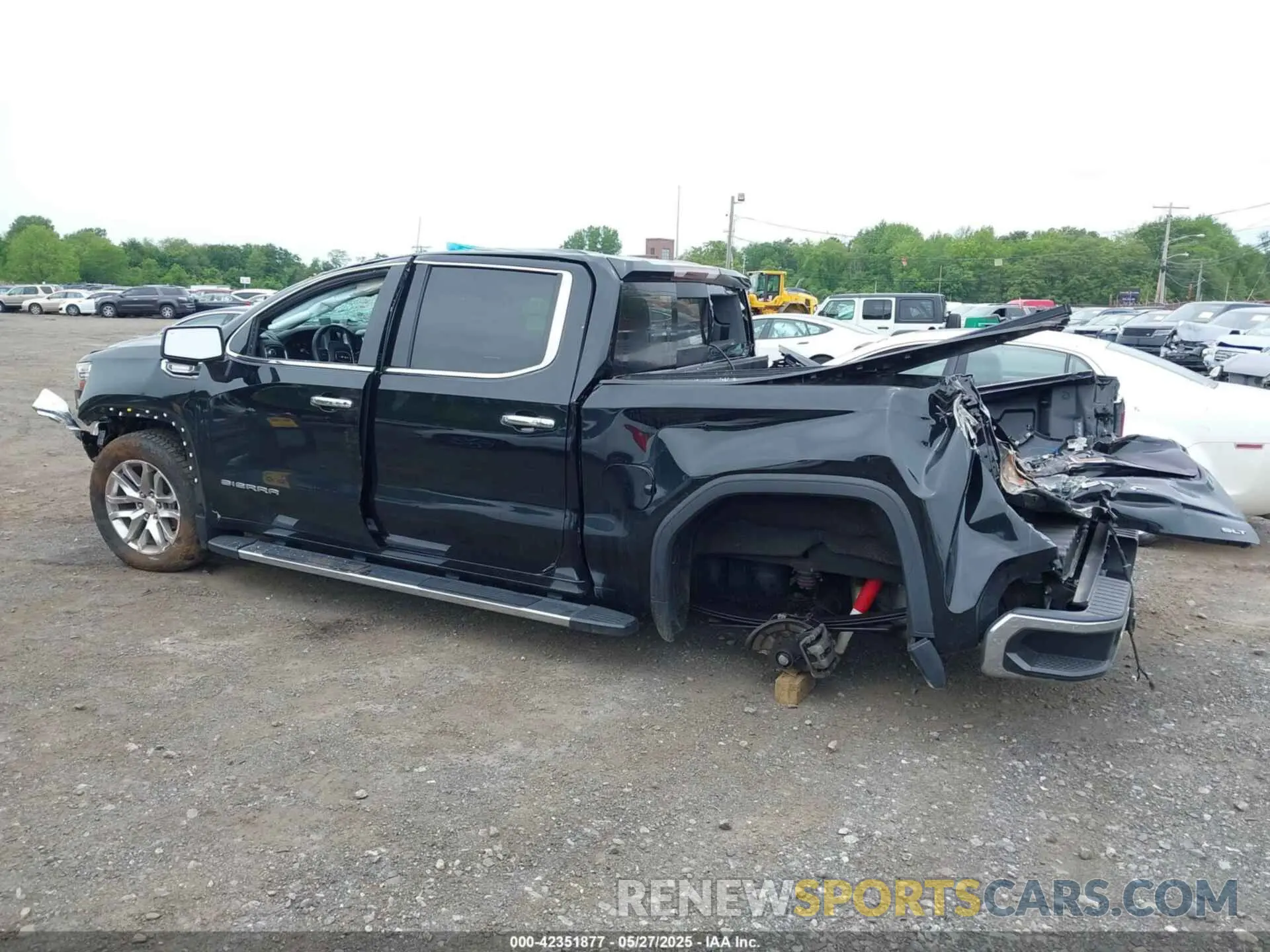 14 Photograph of a damaged car 3GTU9DET9NG211816 GMC SIERRA 1500 LIMITED 2022