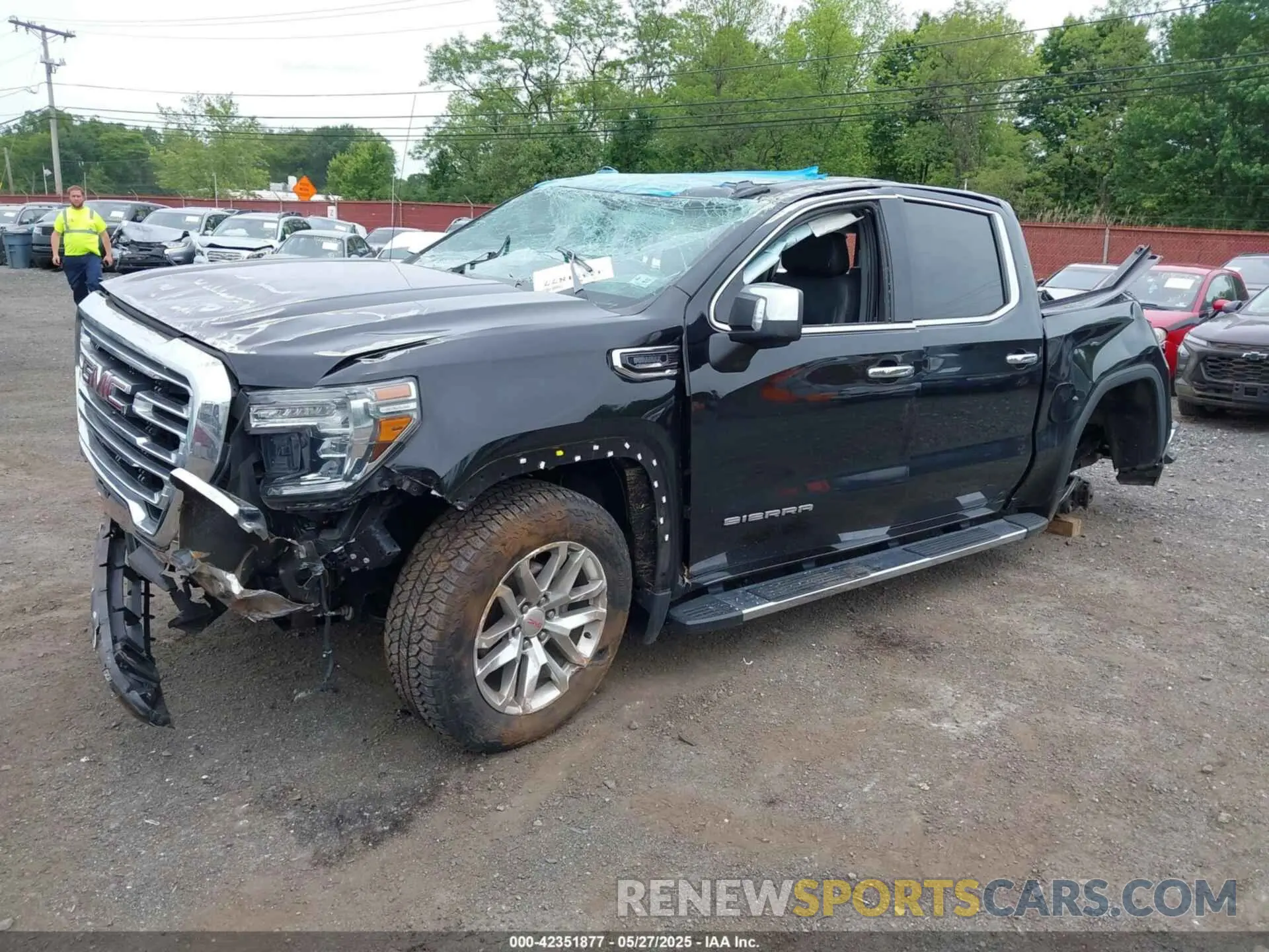 2 Photograph of a damaged car 3GTU9DET9NG211816 GMC SIERRA 1500 LIMITED 2022