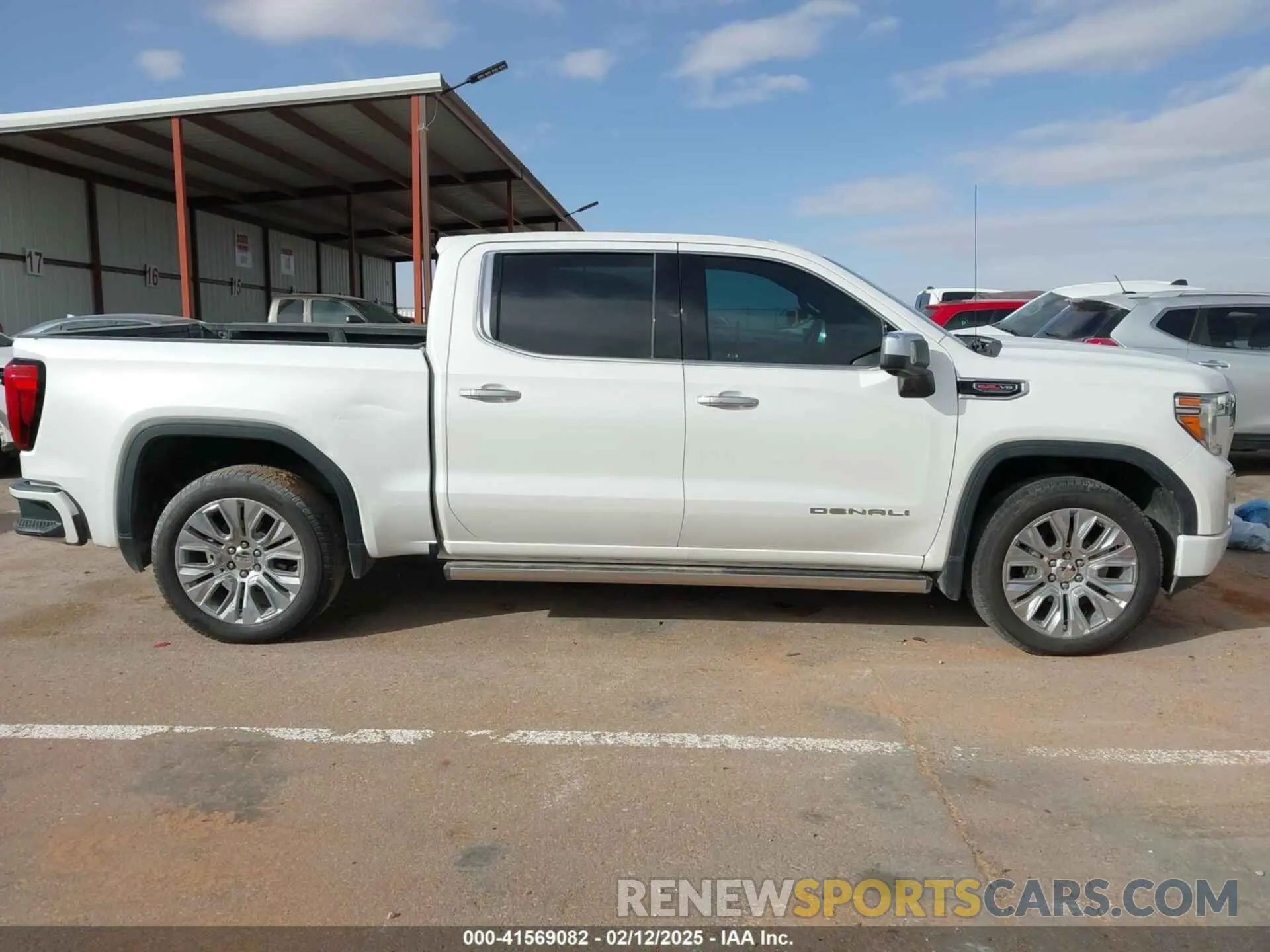 13 Photograph of a damaged car 3GTU9FEL1NG173980 GMC SIERRA 1500 LIMITED 2022