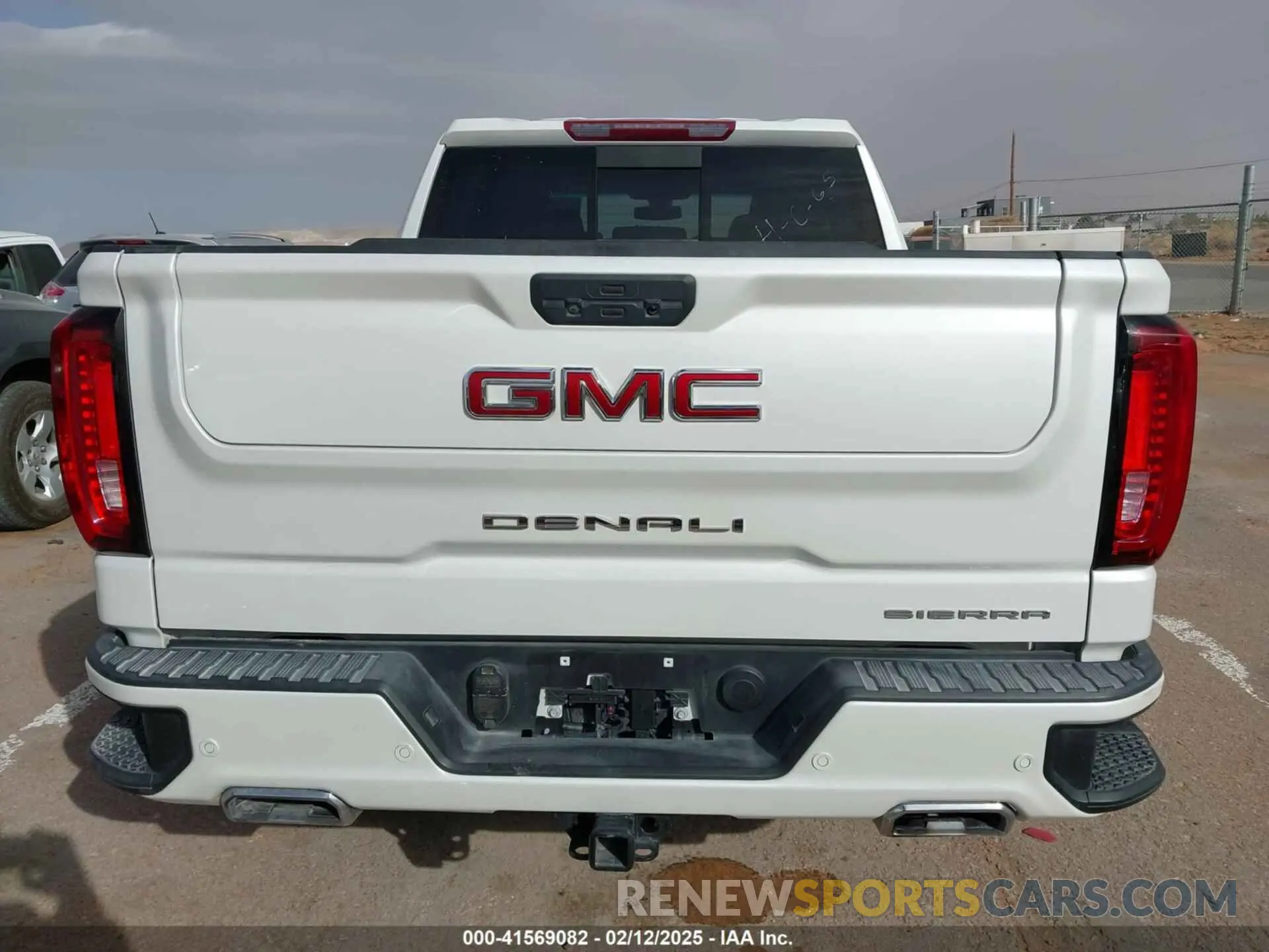 16 Photograph of a damaged car 3GTU9FEL1NG173980 GMC SIERRA 1500 LIMITED 2022