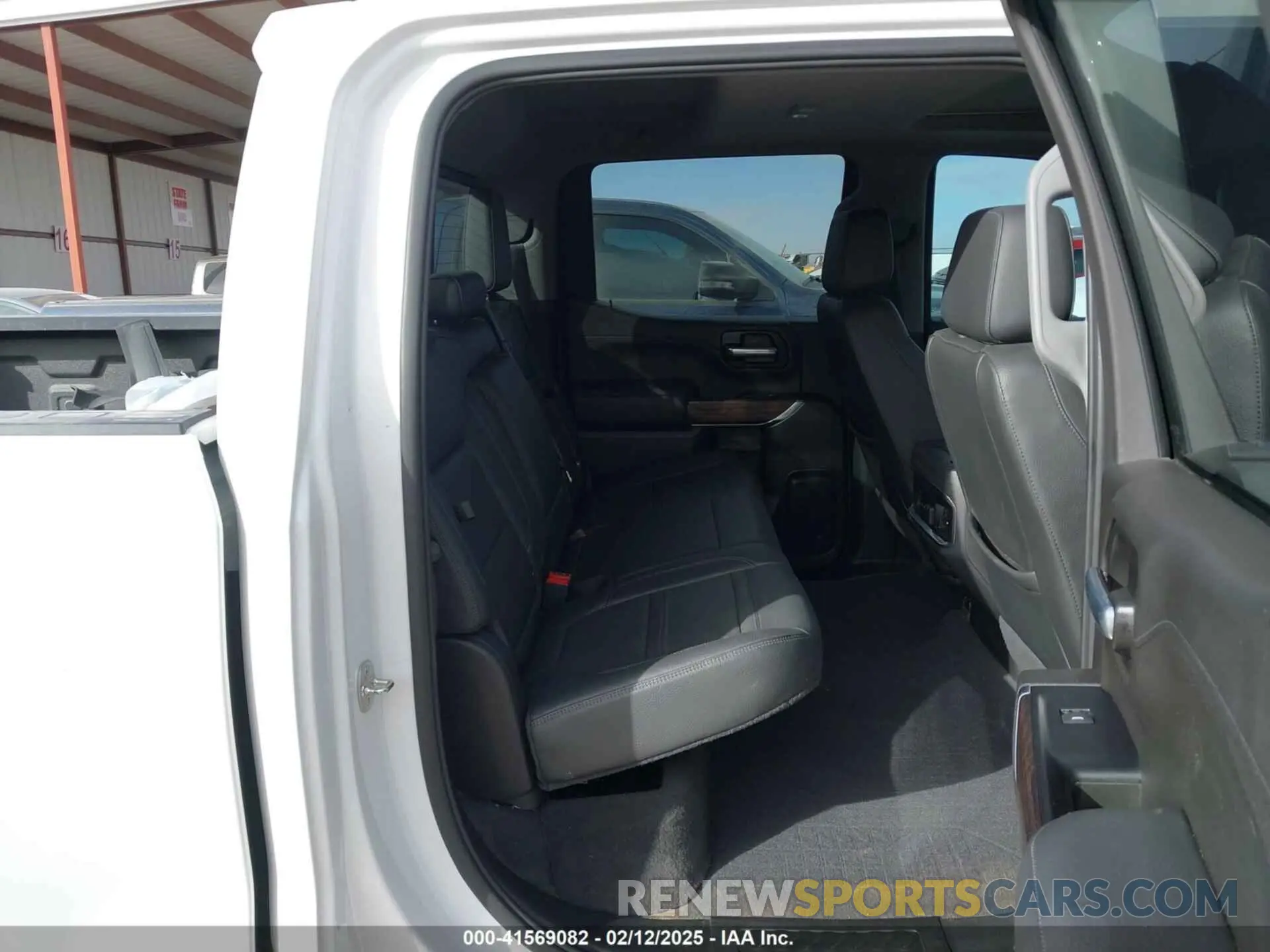 8 Photograph of a damaged car 3GTU9FEL1NG173980 GMC SIERRA 1500 LIMITED 2022